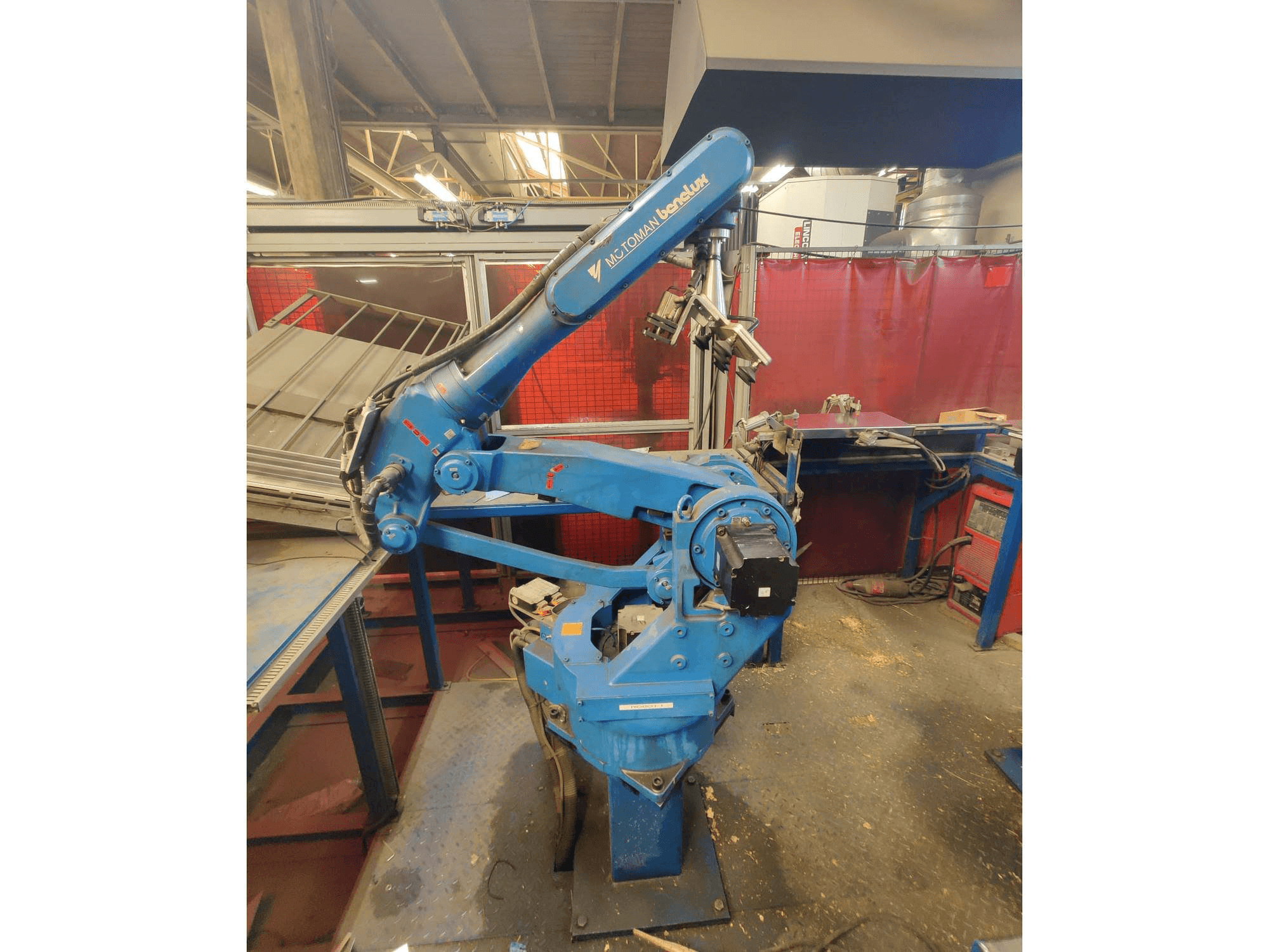 Yaskawa YR-SK16-C000-maskinen framifrån