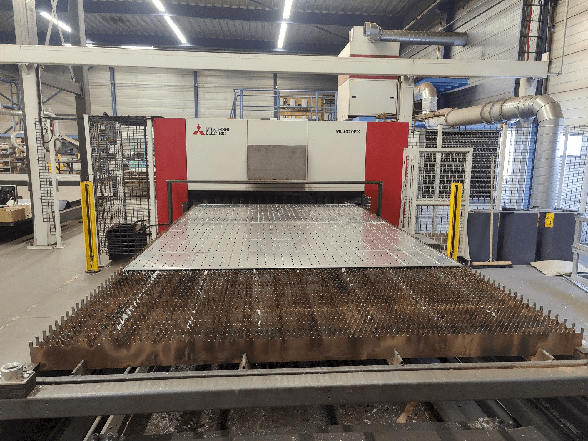 Mitsubishi ML4020RX-F60 6,0kW CO2-maskinen framifrån