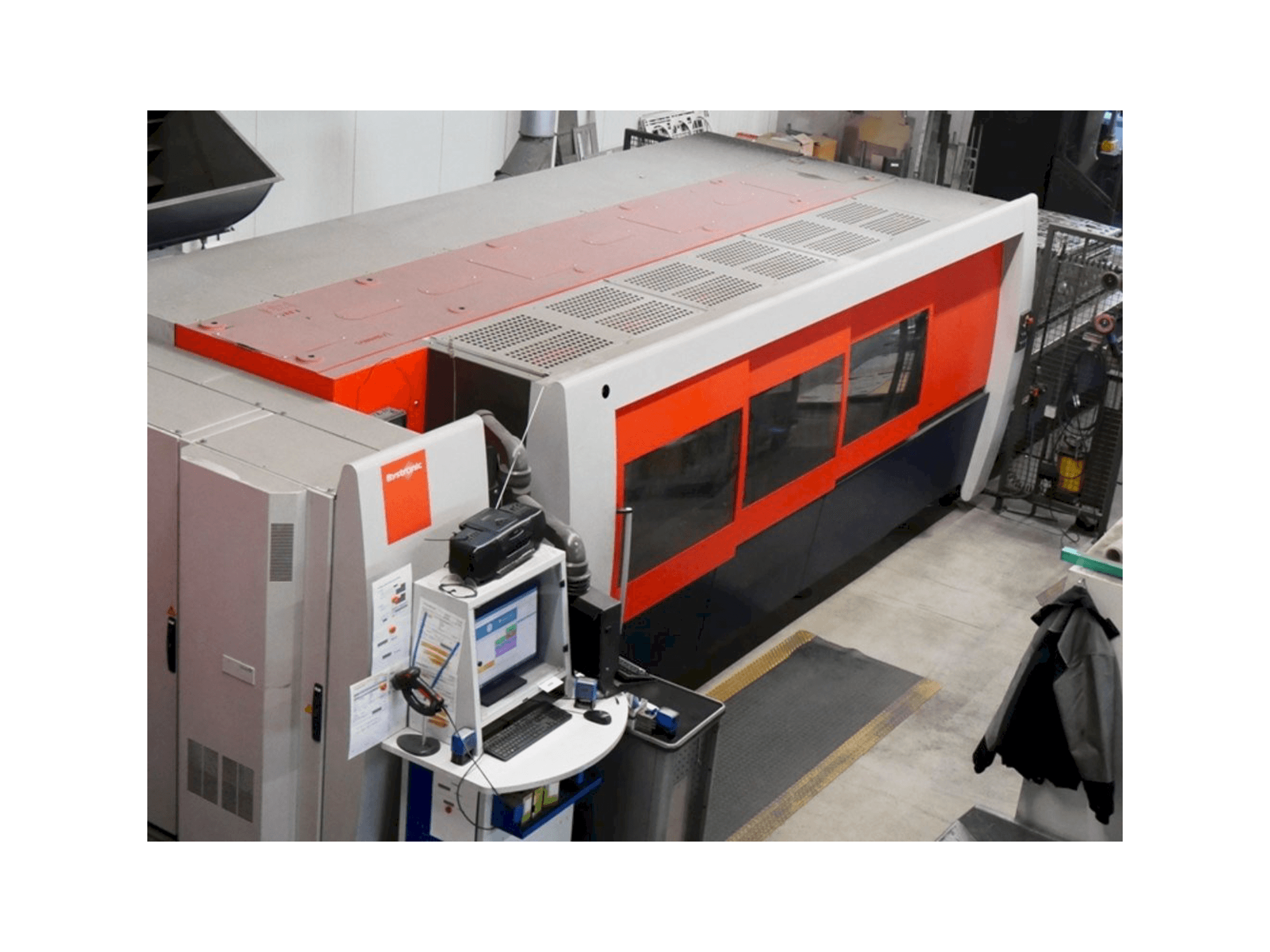 Bystronic BySpeed Pro-maskinen sedd från vänster sida