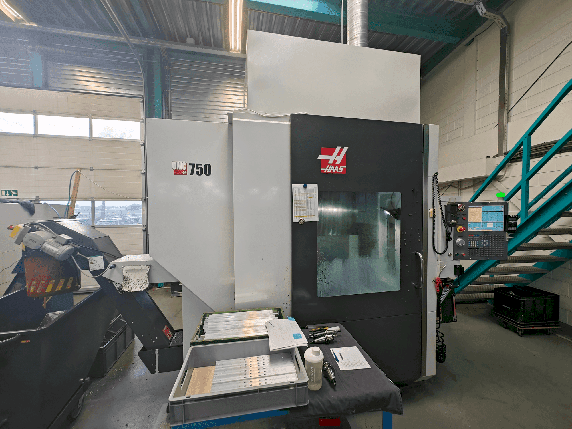 HAAS UMC-750-maskinen framifrån