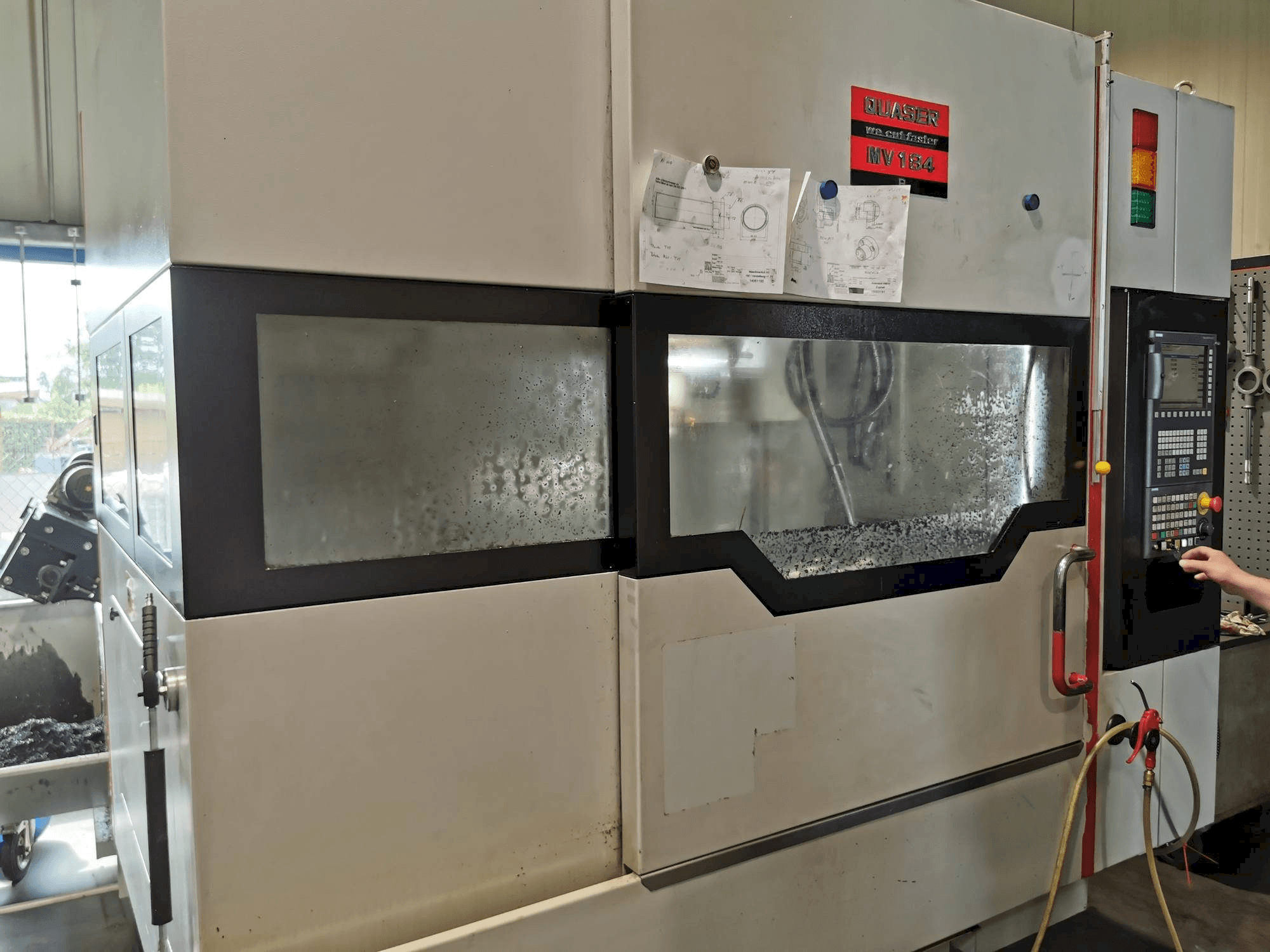 Quaser MV154APC/P12-maskinen framifrån