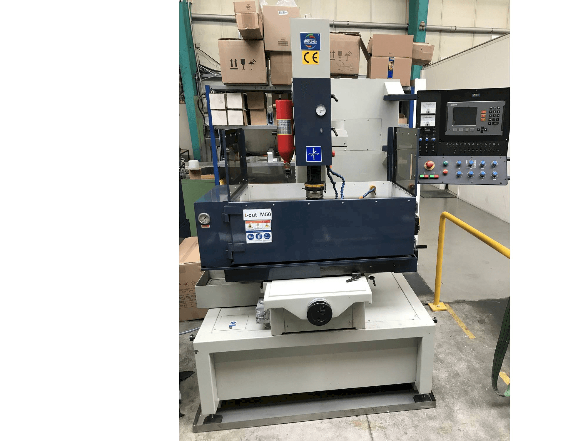 i-cut M50-maskinen framifrån