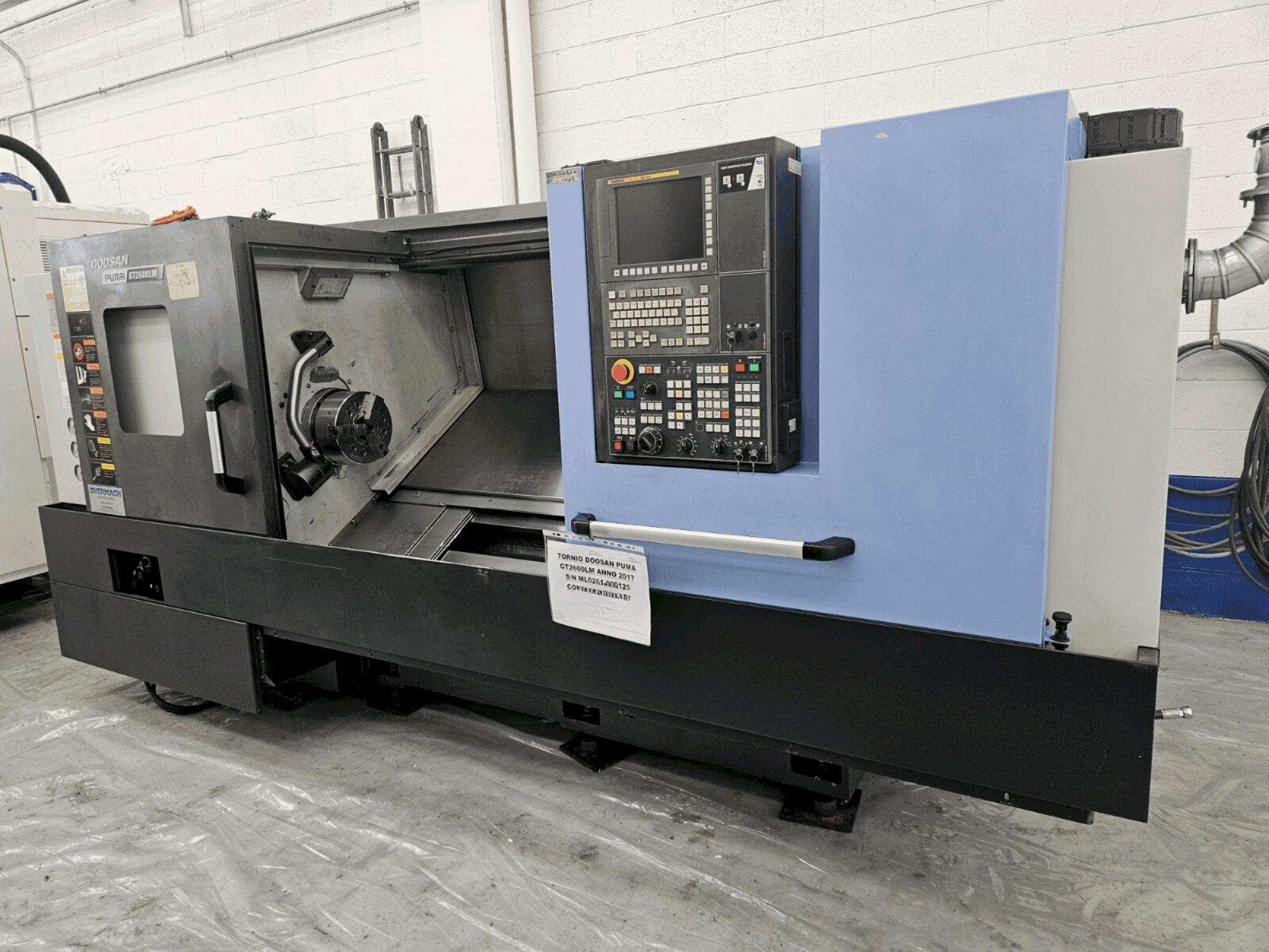 DOOSAN PUMA GT2600LM-maskinen framifrån