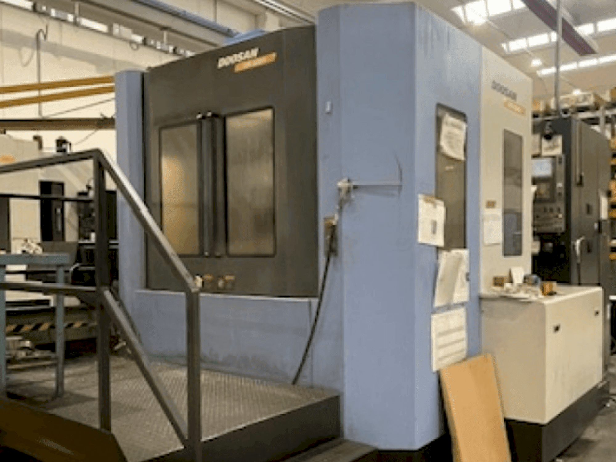 DOOSAN HM 6300 (2009)-maskinen framifrån