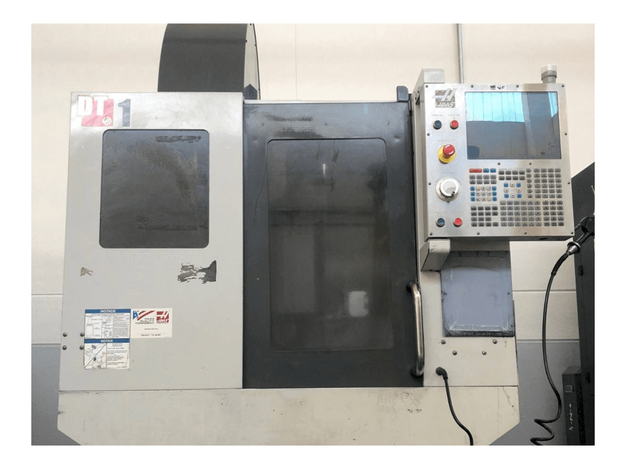 HAAS DT1-maskinen framifrån