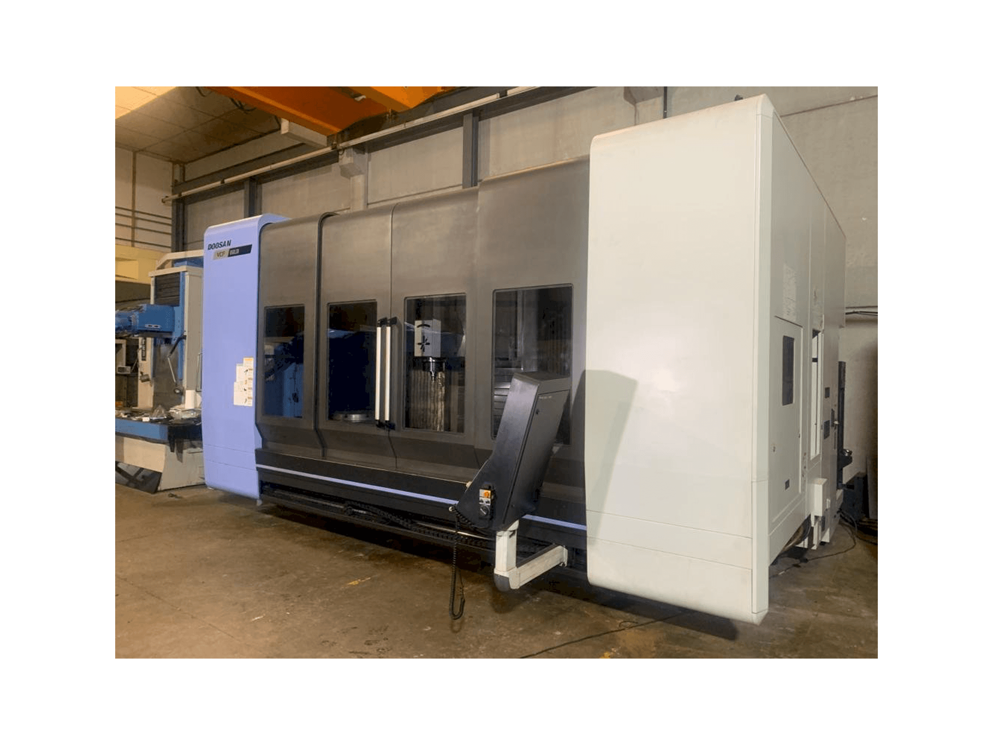 Doosan VCF 850 LSR-maskinen framifrån