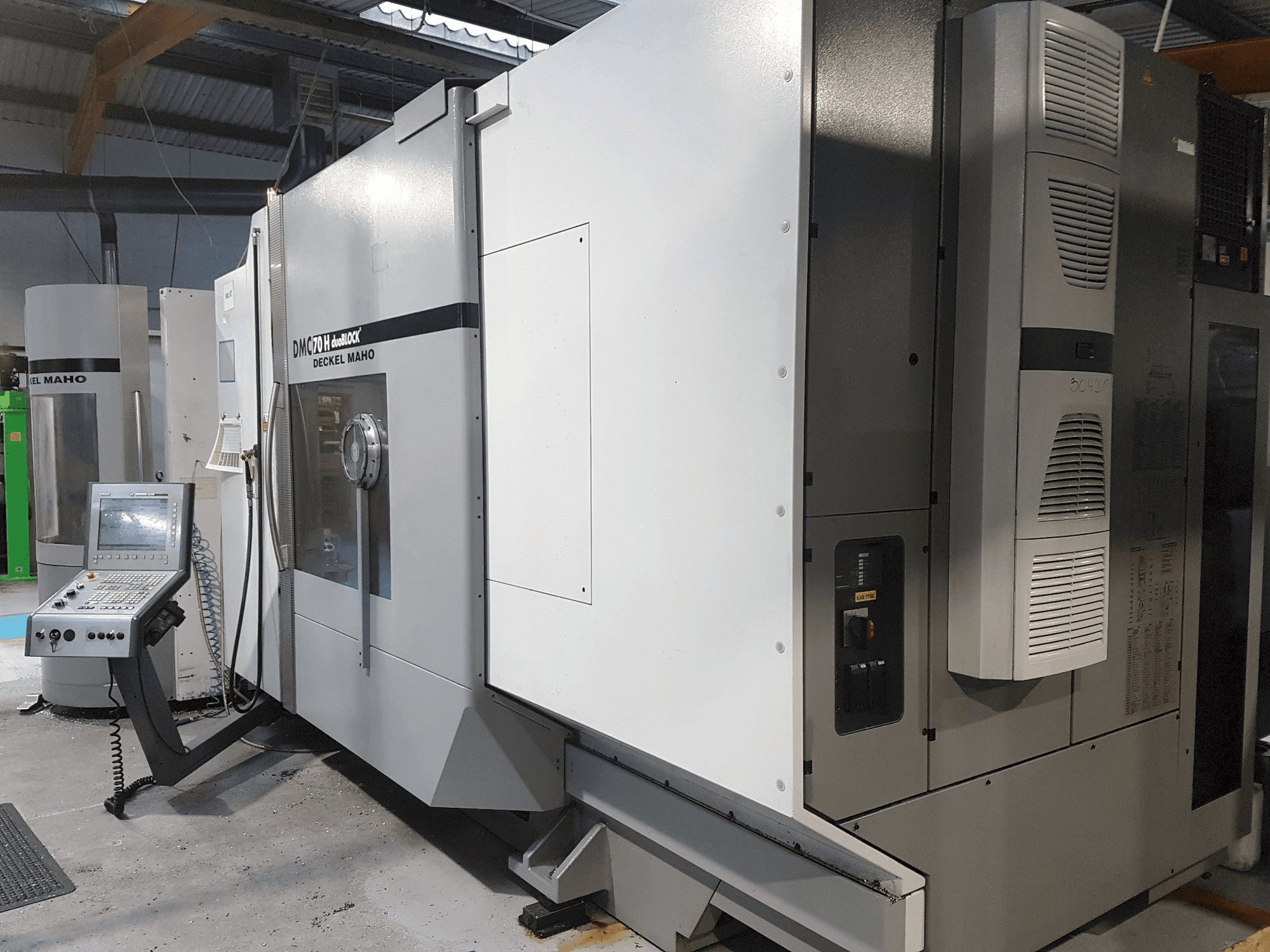 DECKEL MAHO DMC 70 H duoBlock-maskinen framifrån