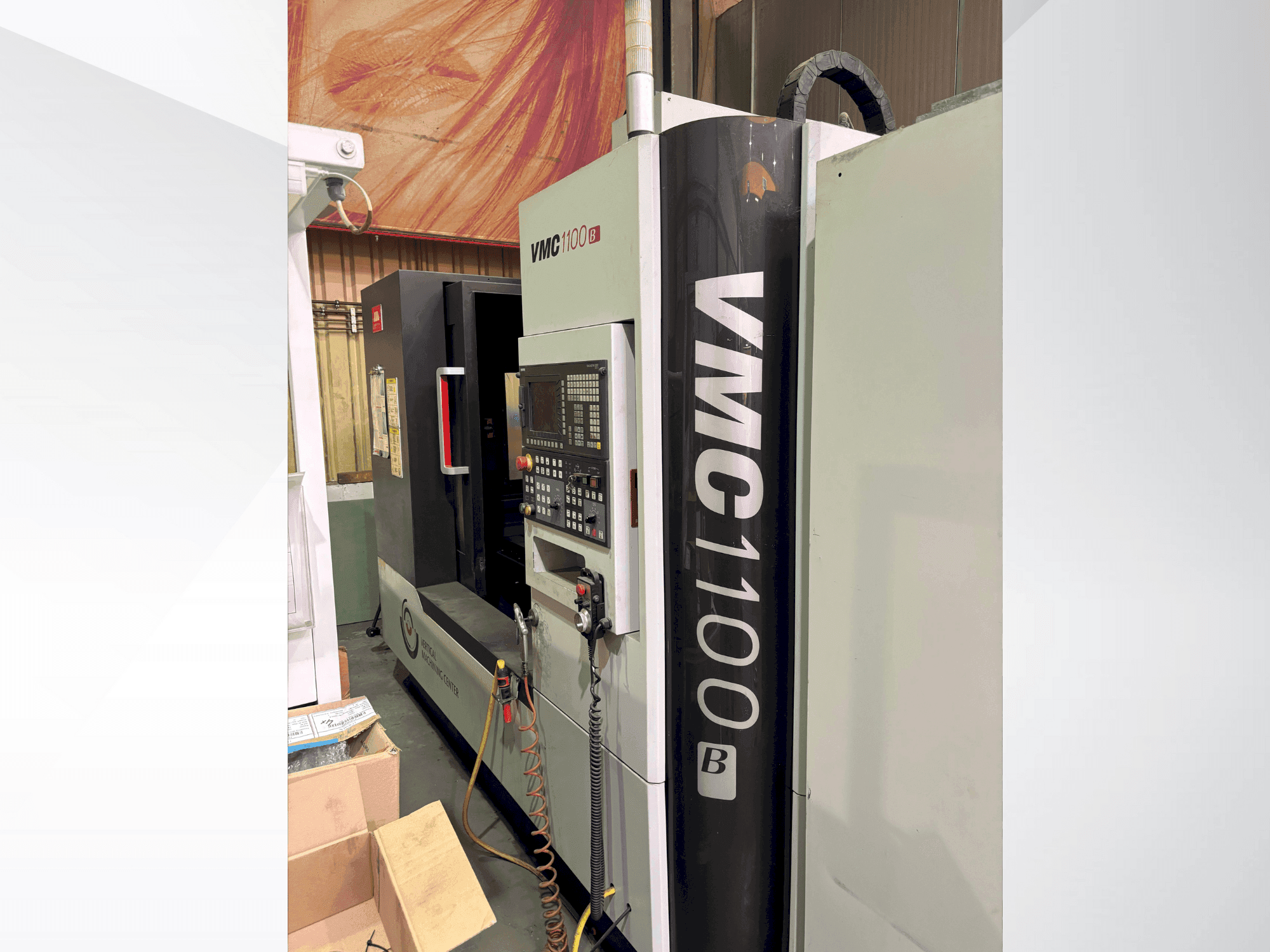 SMTCL vmc 1100B-maskinen framifrån