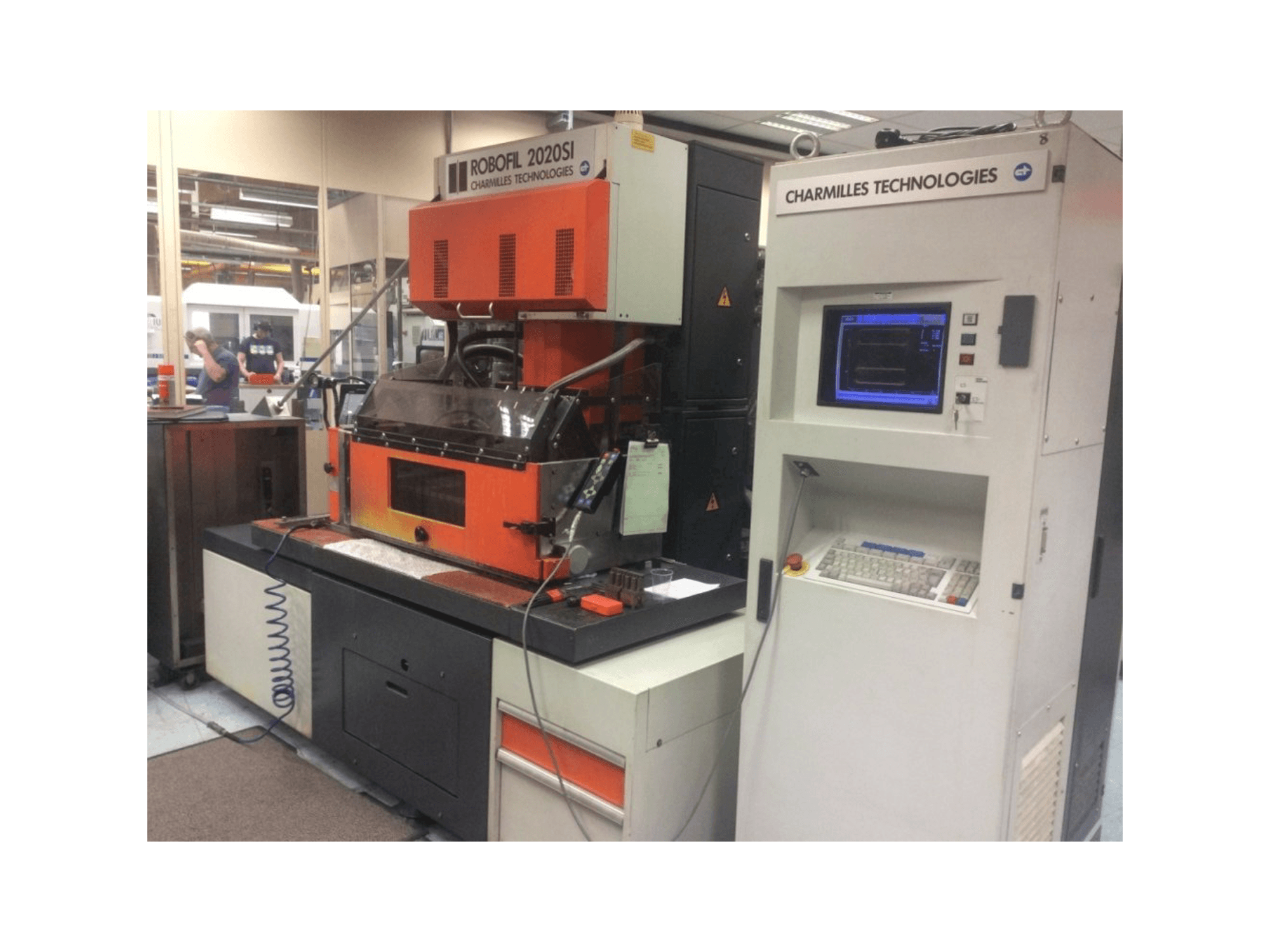 CHARMILLES Robofil 2020 SI-maskinen framifrån