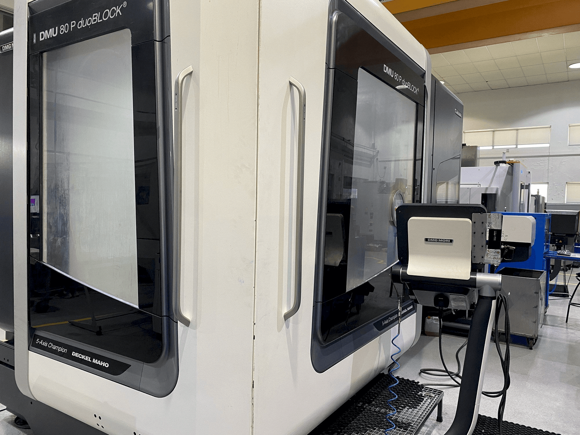 DMG MORI DMU 80P Duoblock-maskinen framifrån