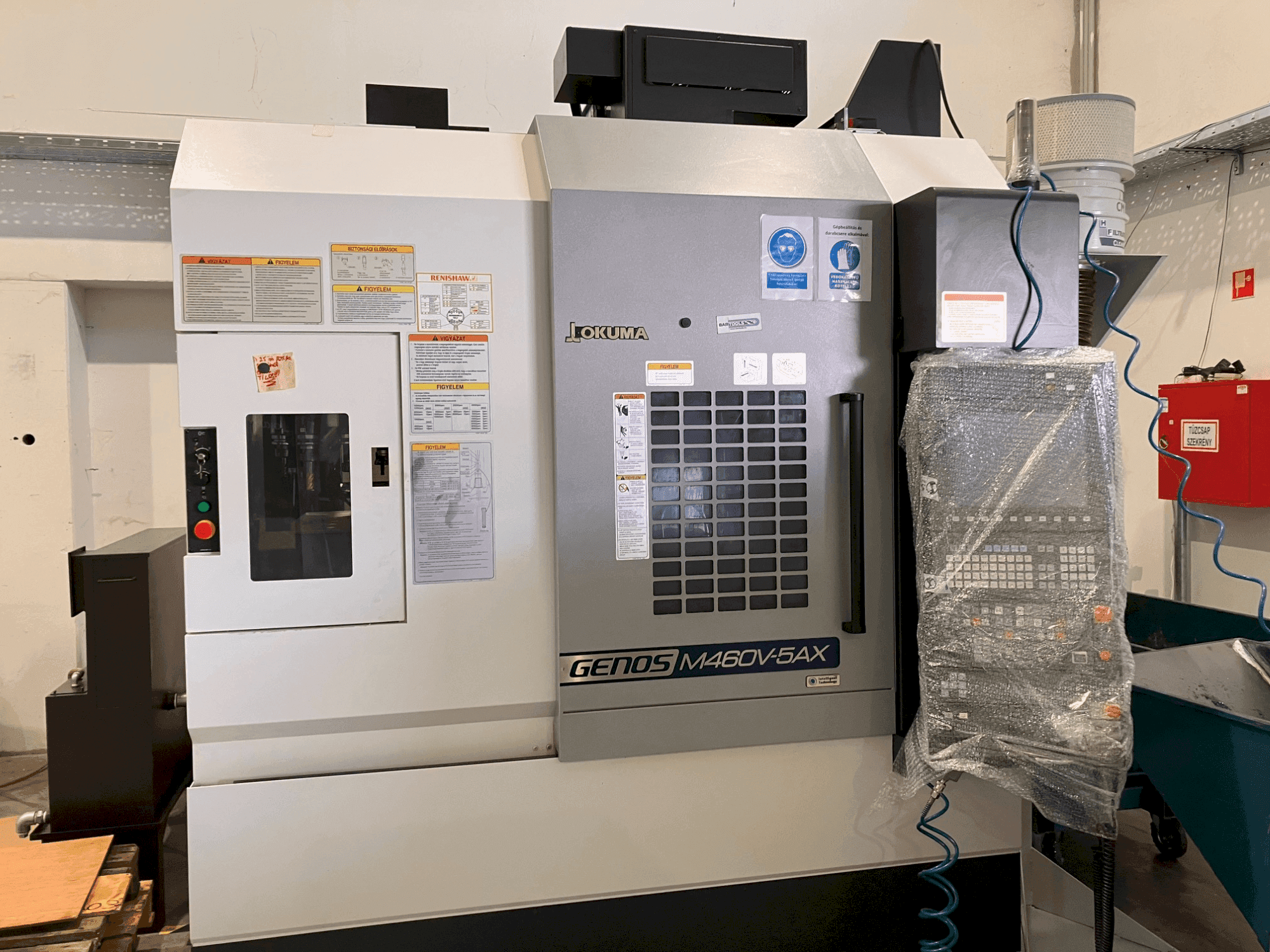 Okuma GENOS M460V-5AX-maskinen framifrån