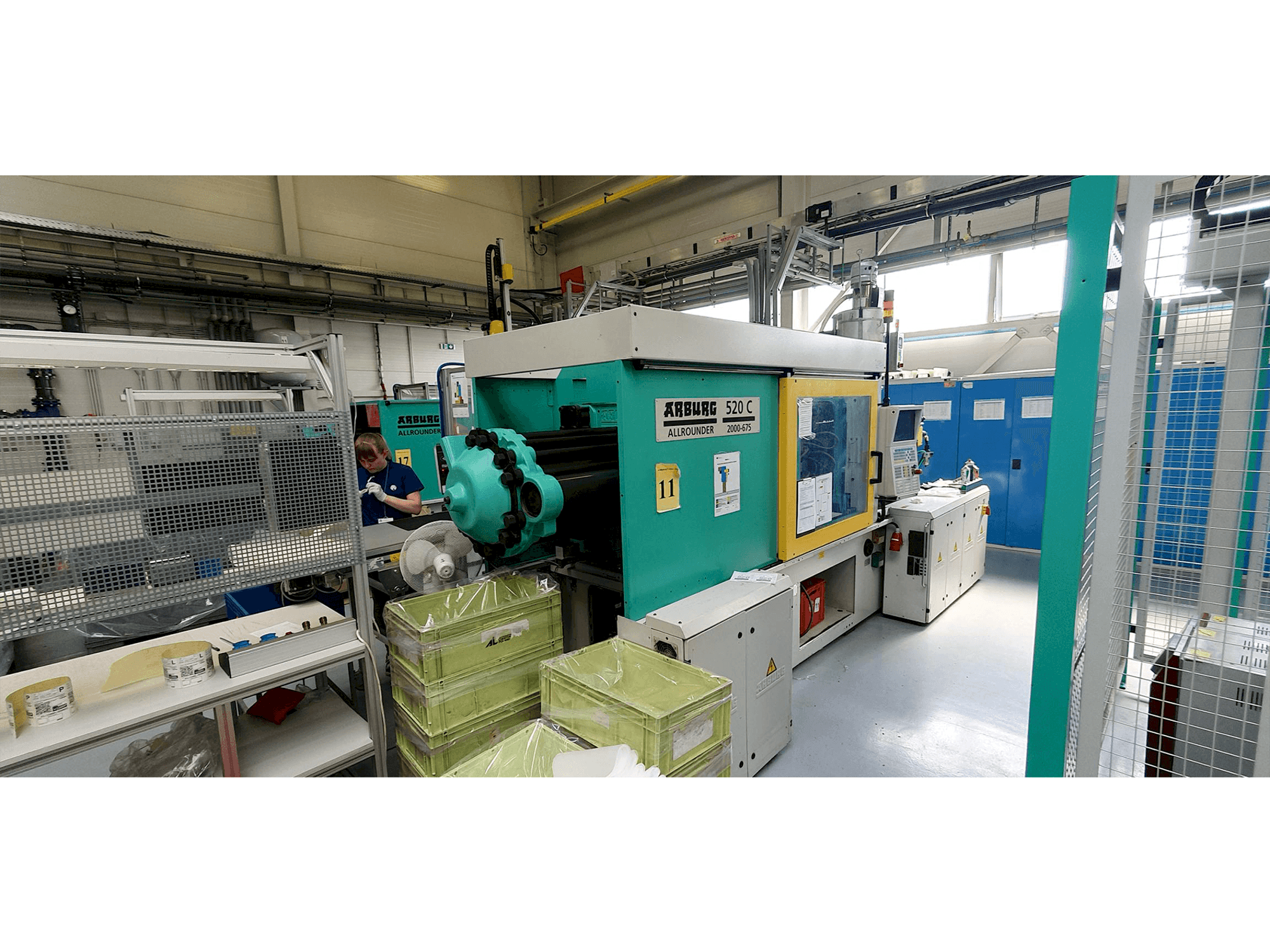 Arburg Allrounder 520 C 2000-675-maskinen framifrån