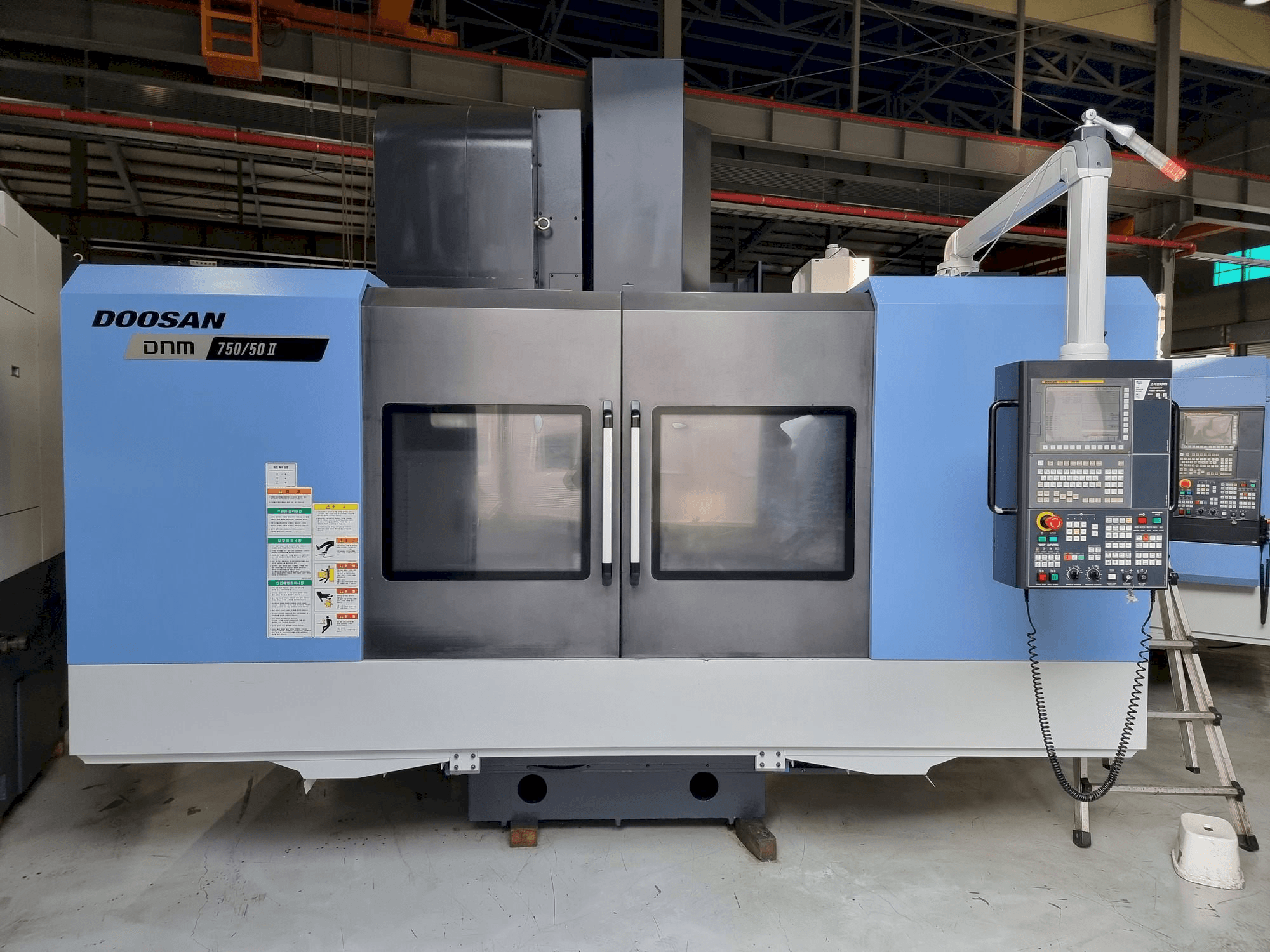 Doosan DNM750/50 II-maskinen framifrån