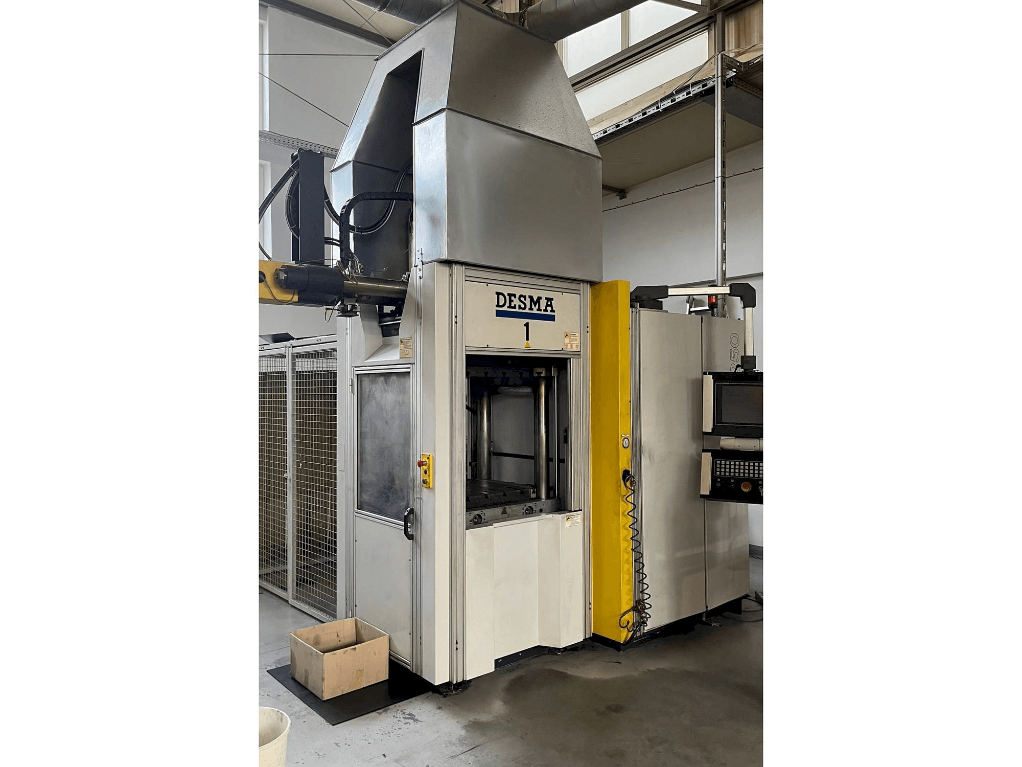 Kloeckner Desma 968.250 ZO-maskinen framifrån