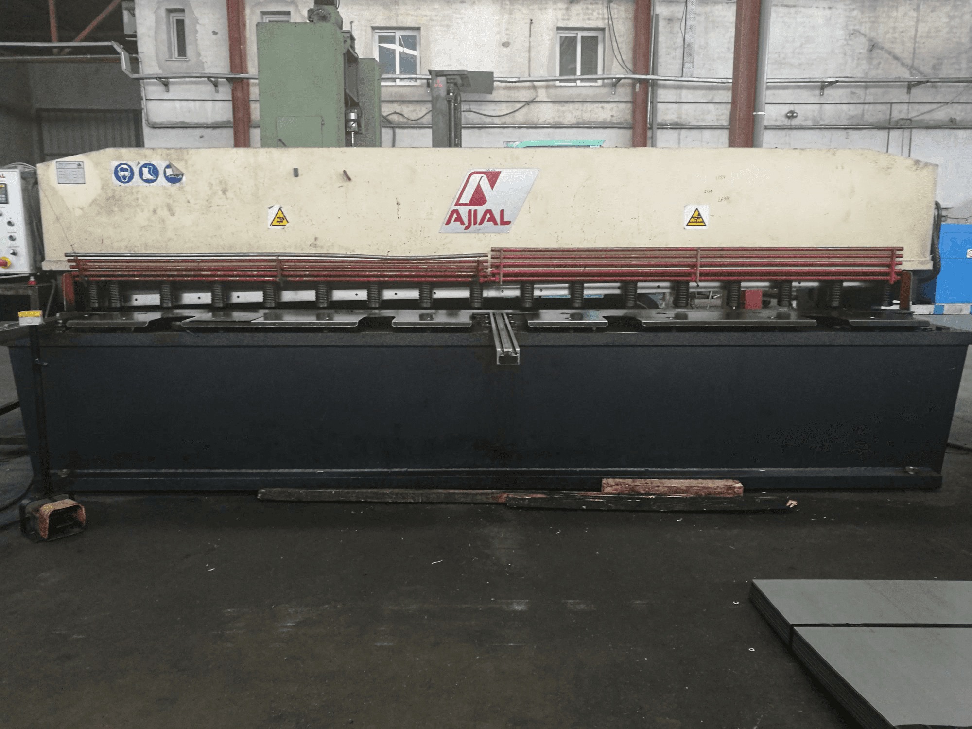 Ajial-maskinen framifrånCB-640