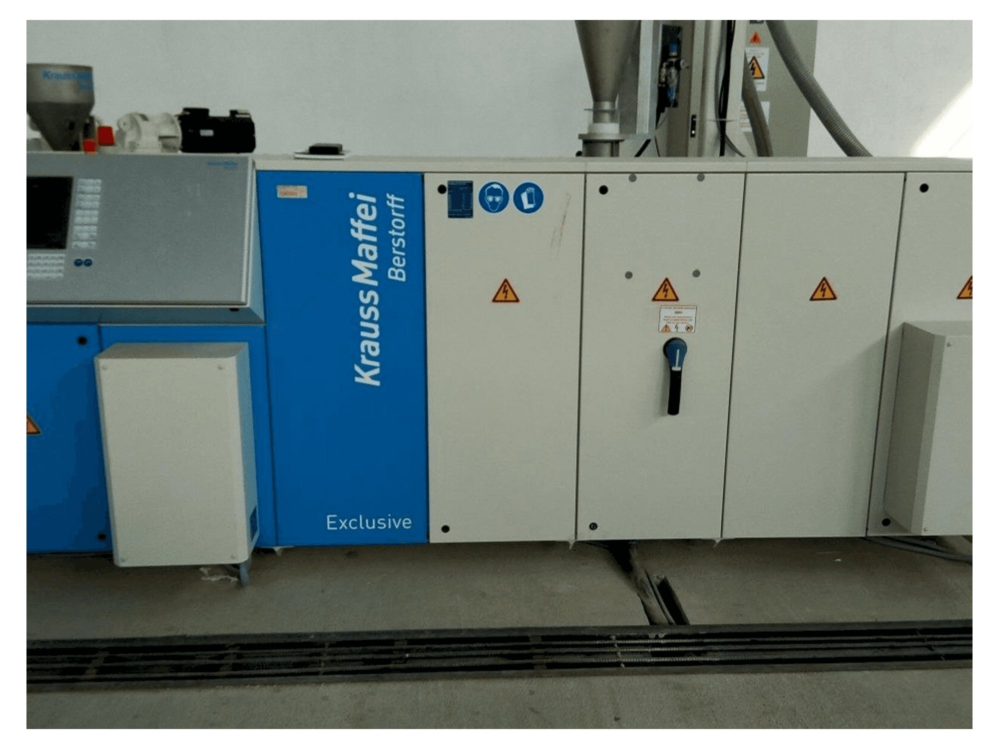 Krauss Maffei KME 60-36 B/R-maskinen framifrån