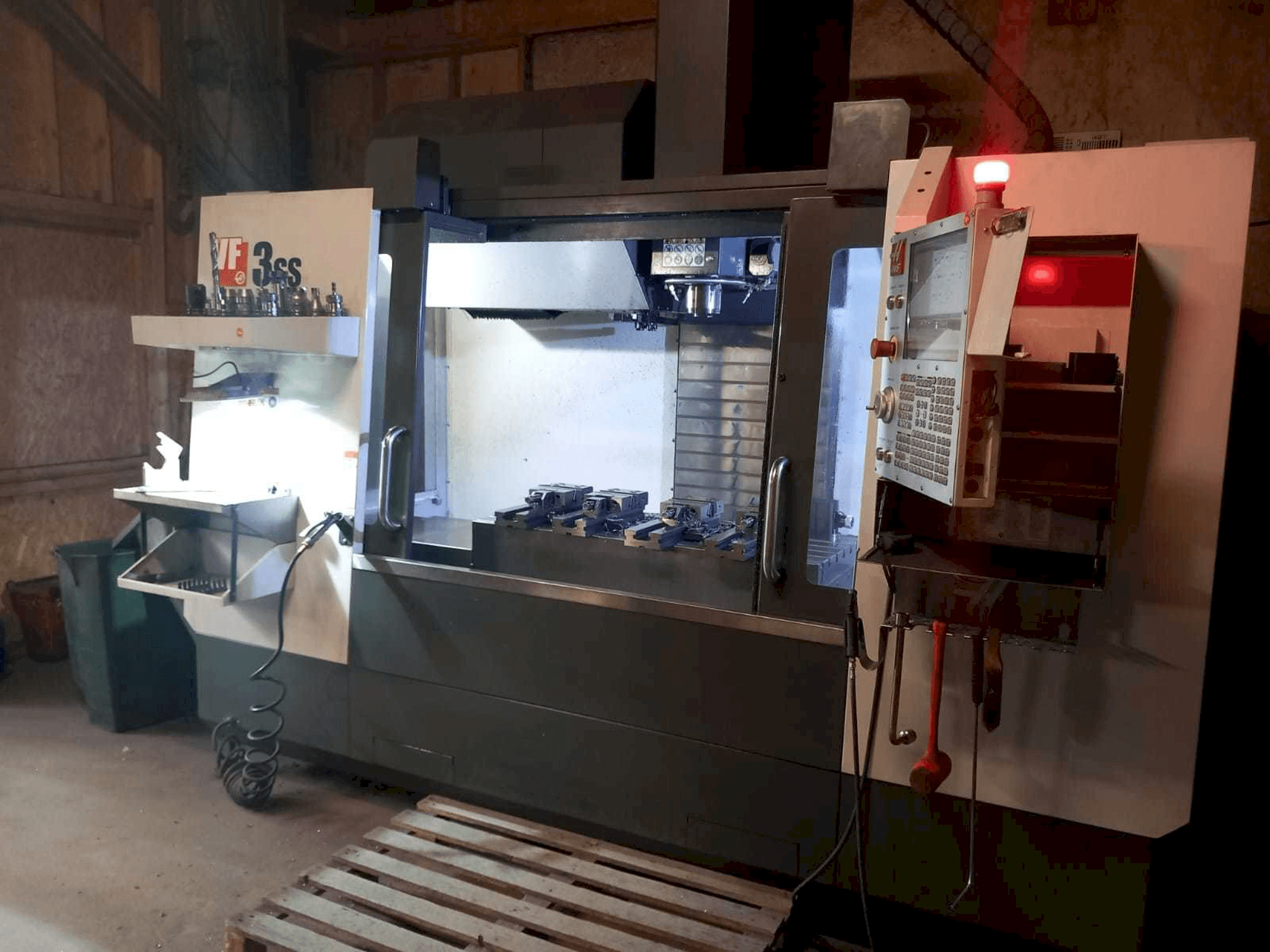 HAAS VF3SS-maskinen framifrån
