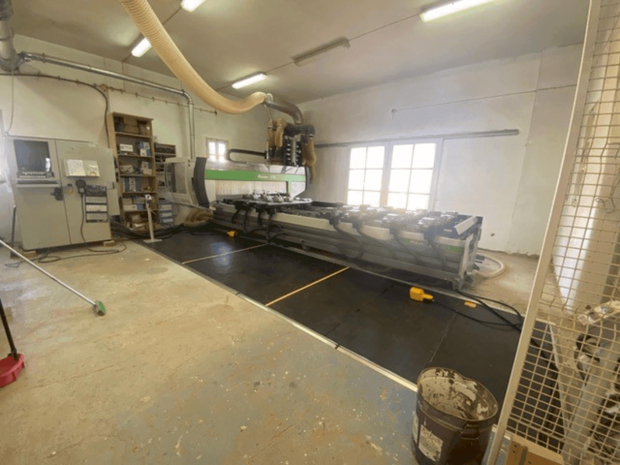 BIESSE ROVER C 9.50-maskinen framifrån