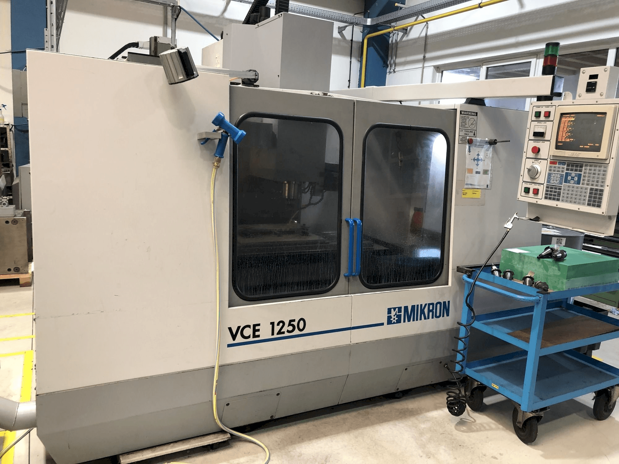 MIKRON VCE 1250-maskinen framifrån