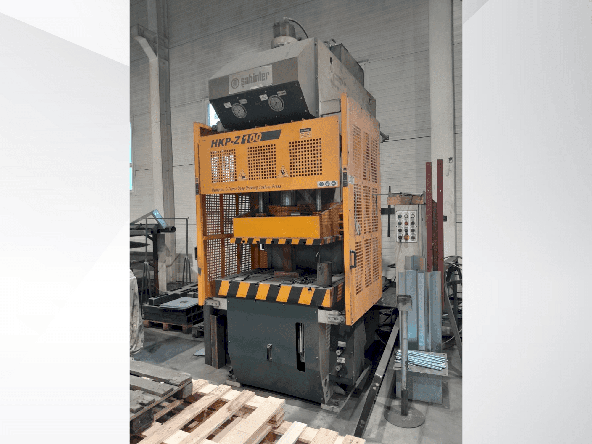 Sahinler HKP-Z 100-maskinen framifrån