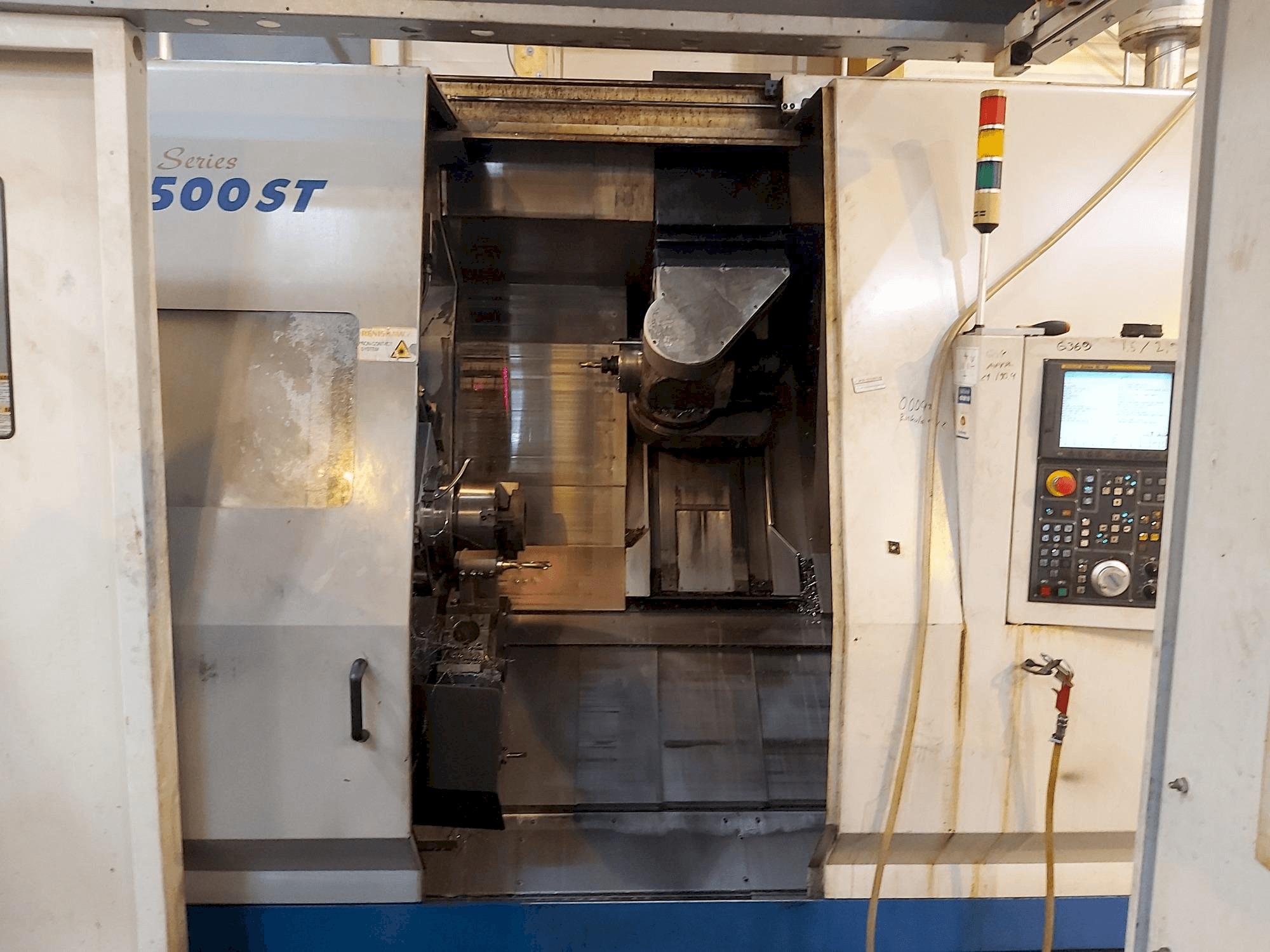 Doosan Puma MX 2500 ST-maskinen framifrån