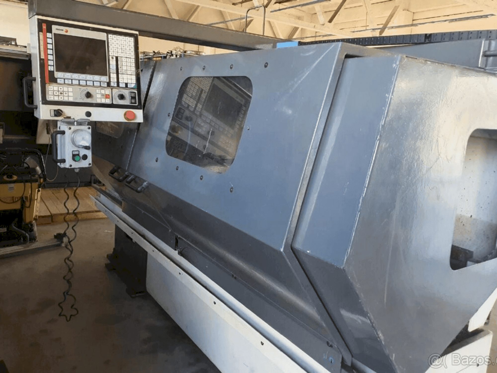 Pinacho Taurus 260 (2000)-maskinen framifrån