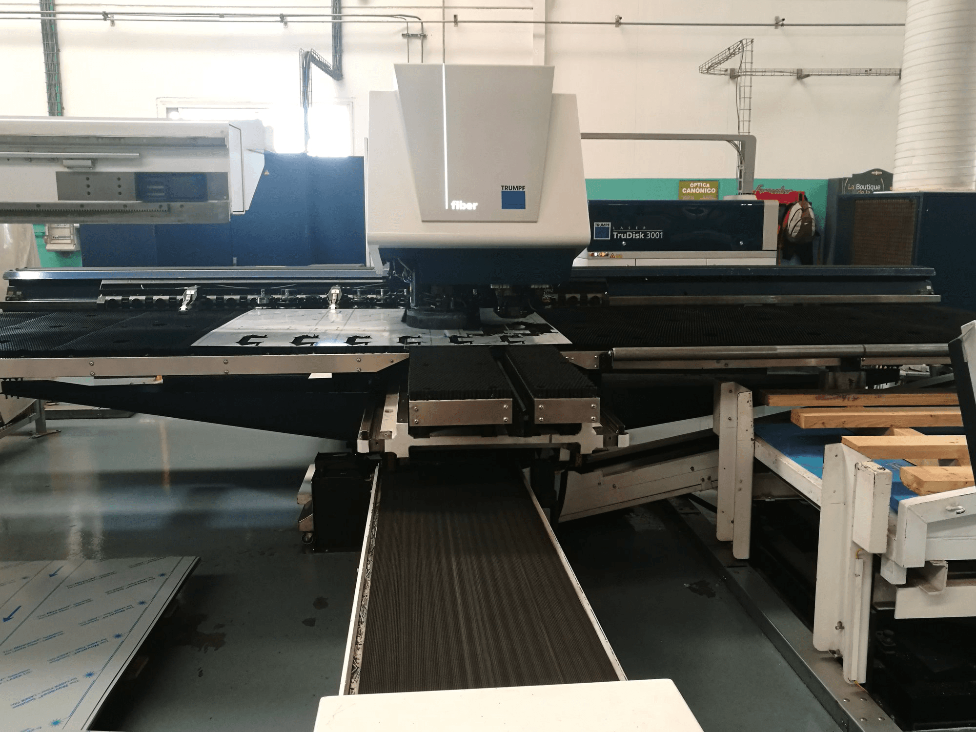 Trumpf-maskinen framifrånTruMatic 3000 fiber (K04)