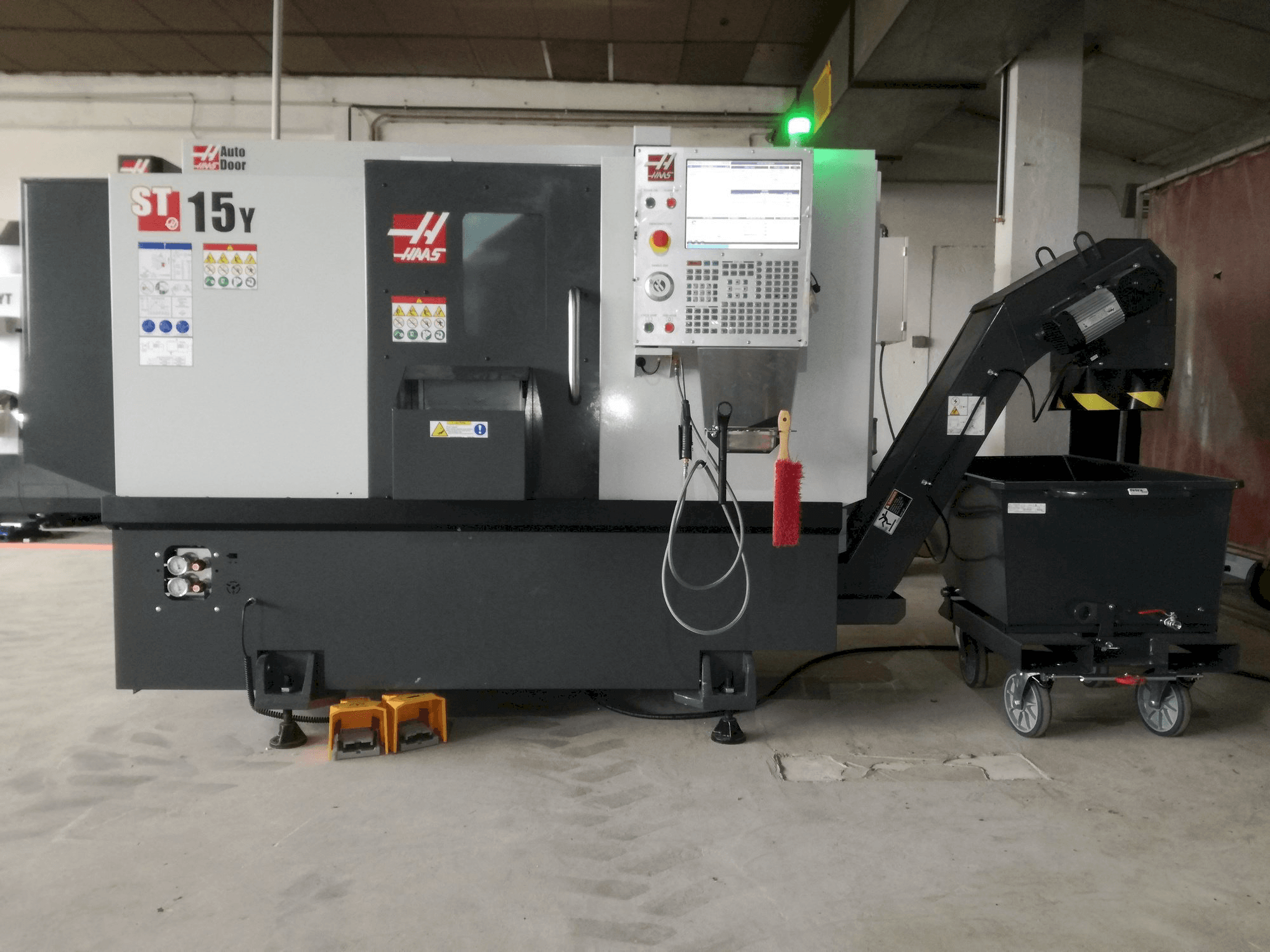 HAAS ST 15y-maskinen framifrån