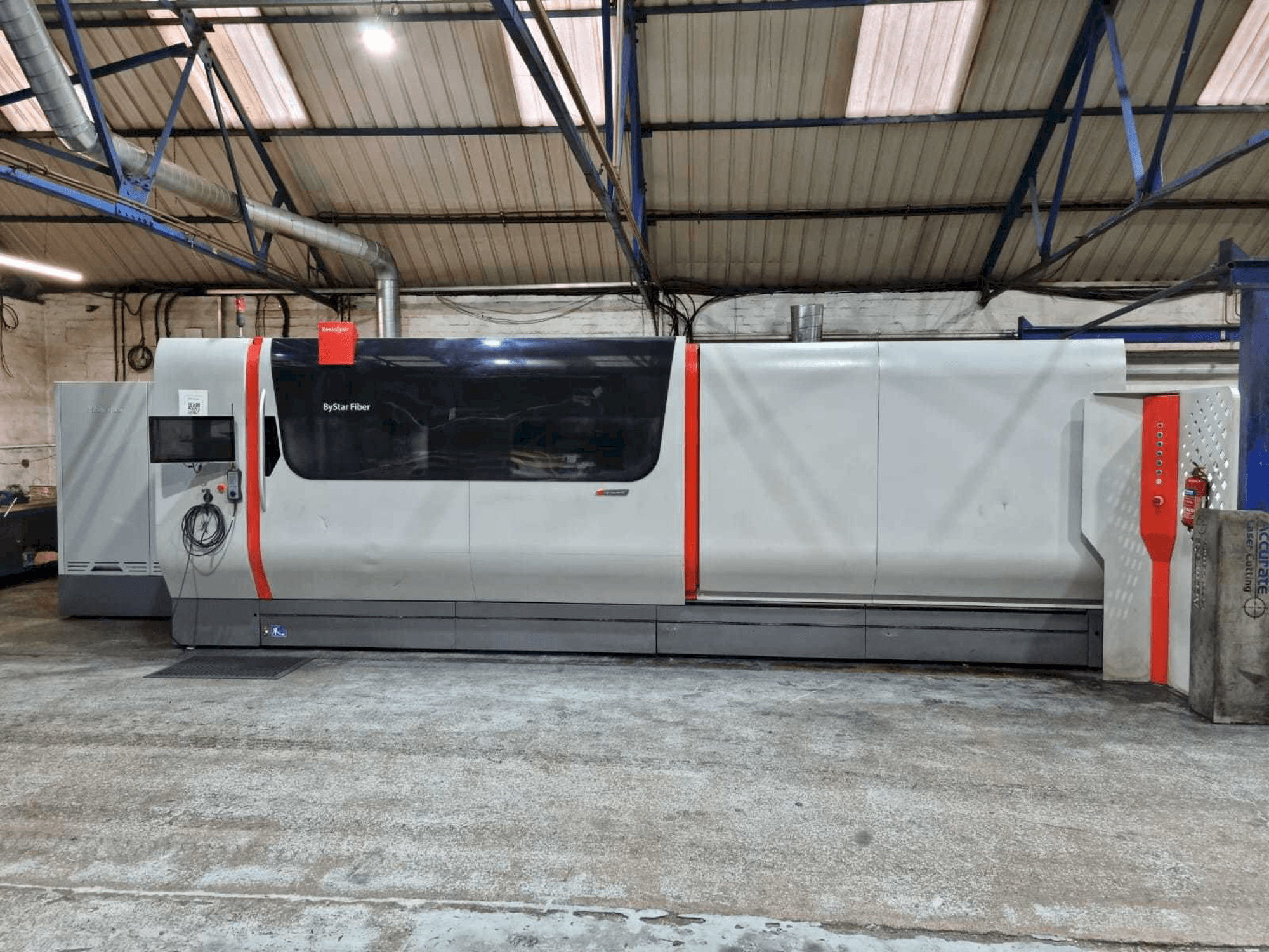 Bystronic Bystar Fiber 4020 10KW-maskinen framifrån
