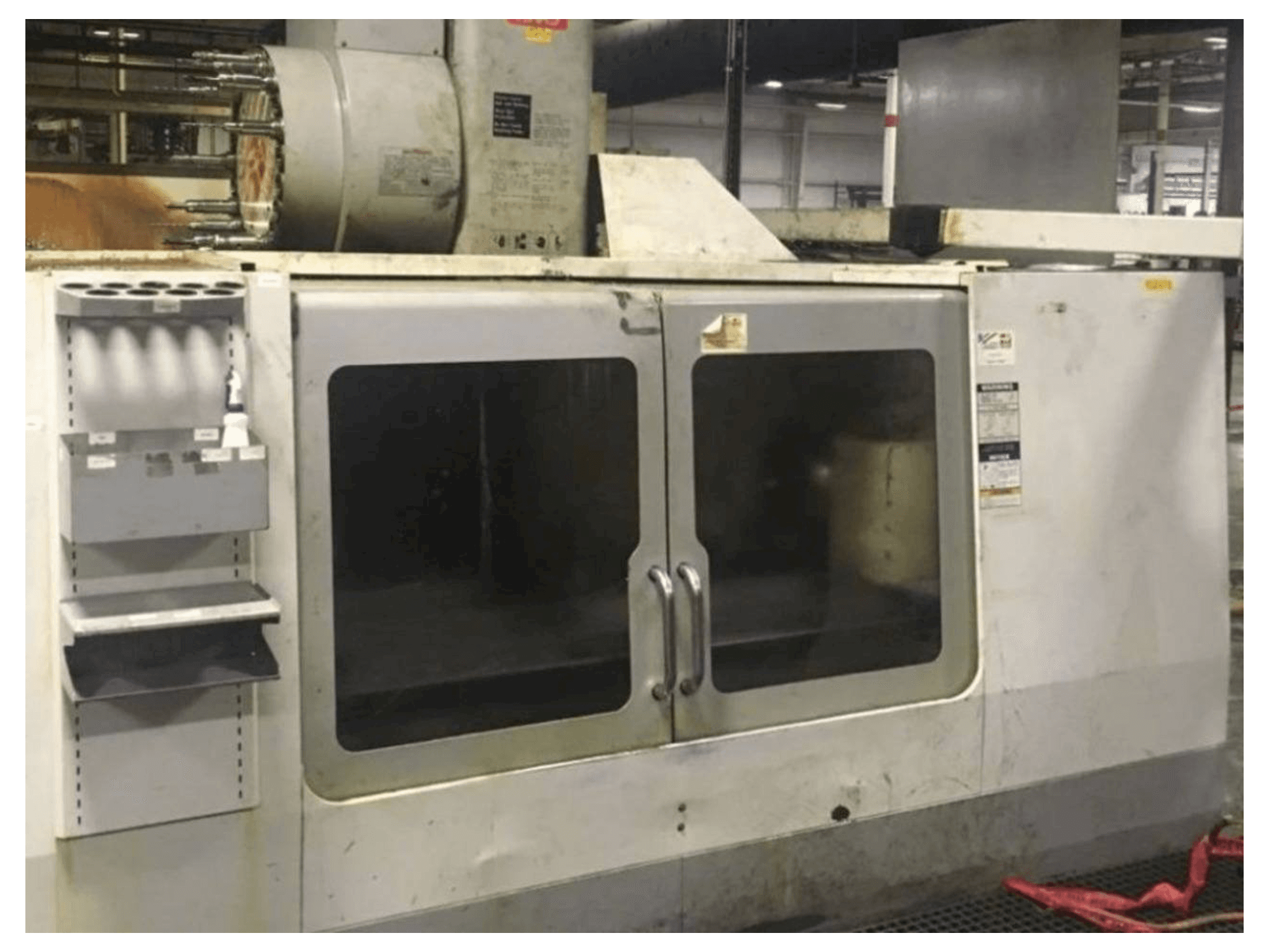 HAAS VF-8B/40-maskinen framifrån