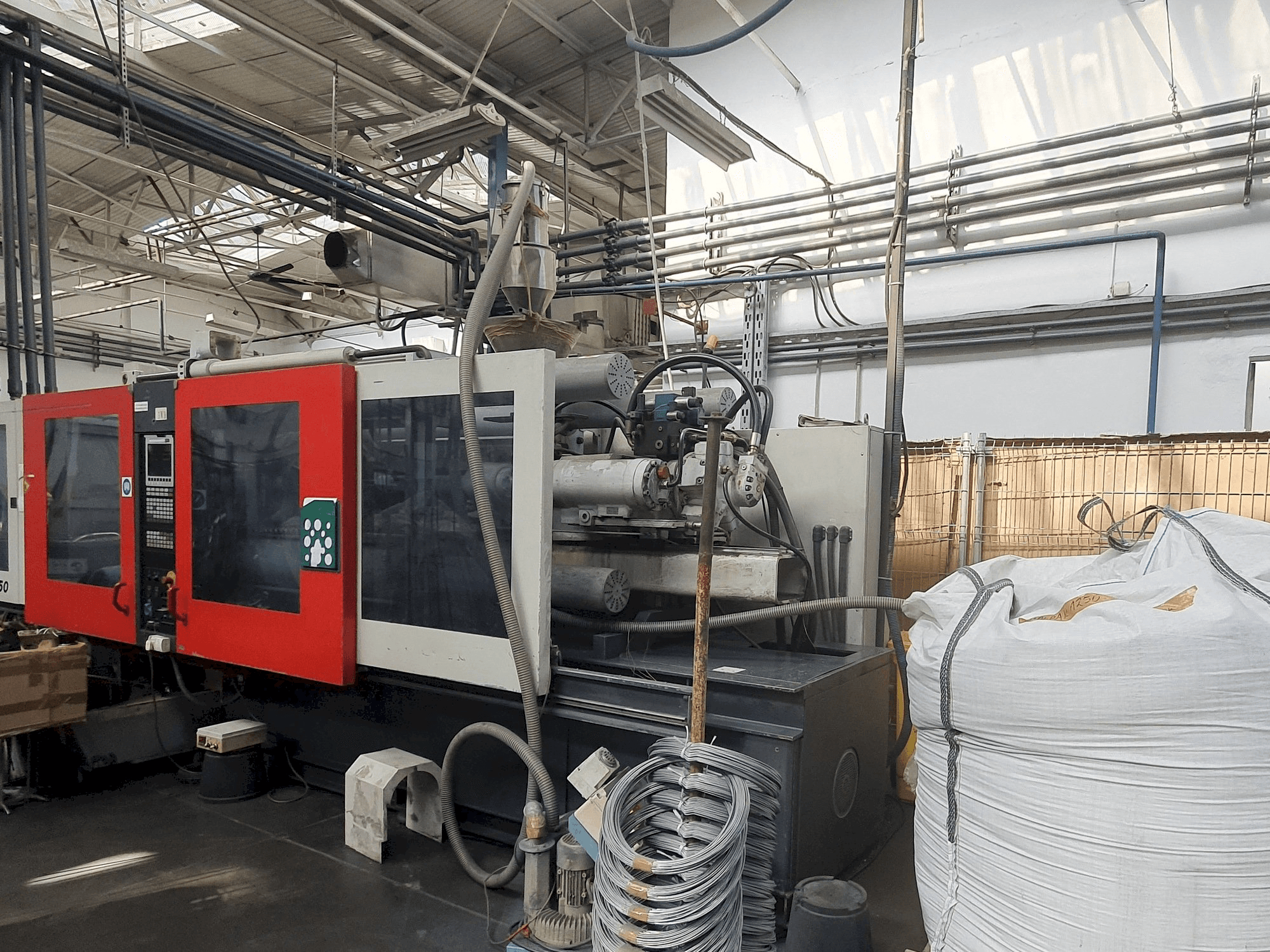 FERROMATIK MILACRON MAXIMA MV 350-maskinen framifrån