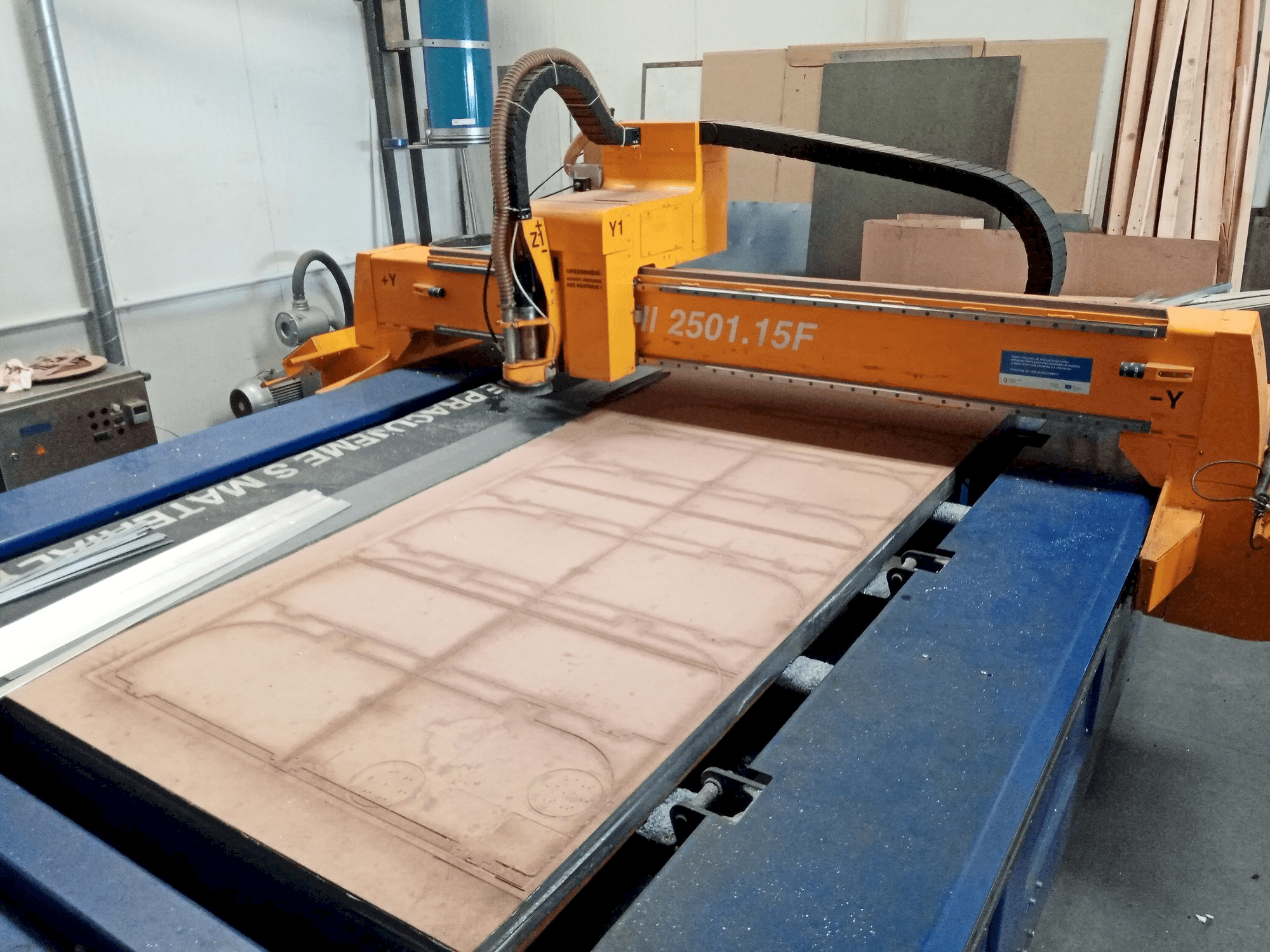 MicroStep MICROMILL 2501.15F-maskinen framifrån
