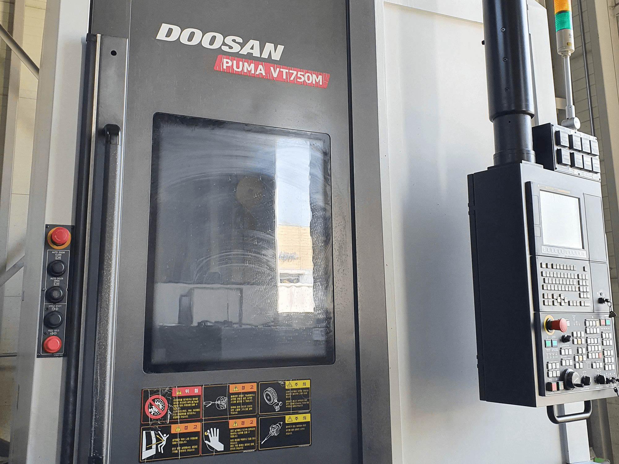 Doosan VT750M-maskinen framifrån