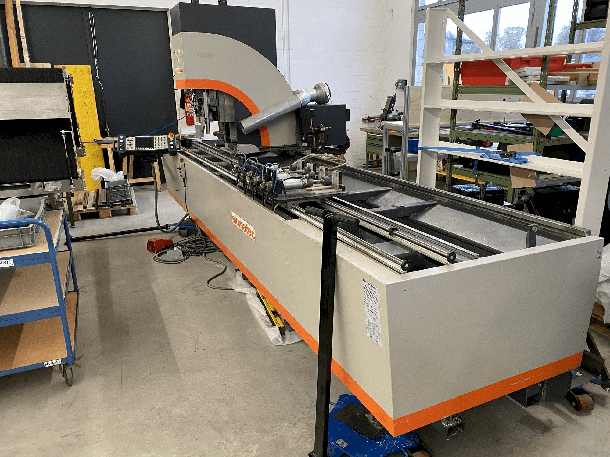 Elumatec SBZ 122/3-maskinen framifrån