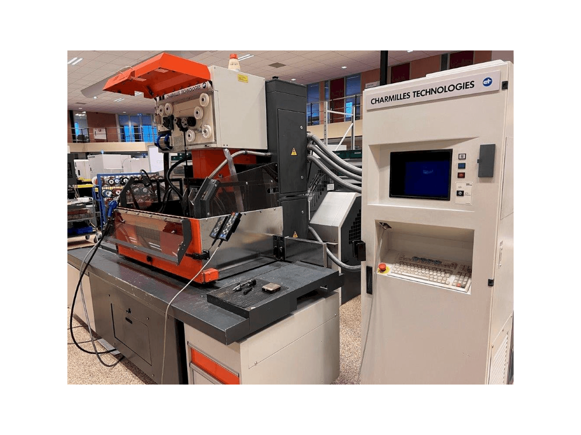 CHARMILLES Robofil FI6020 CSL2-maskinen framifrån