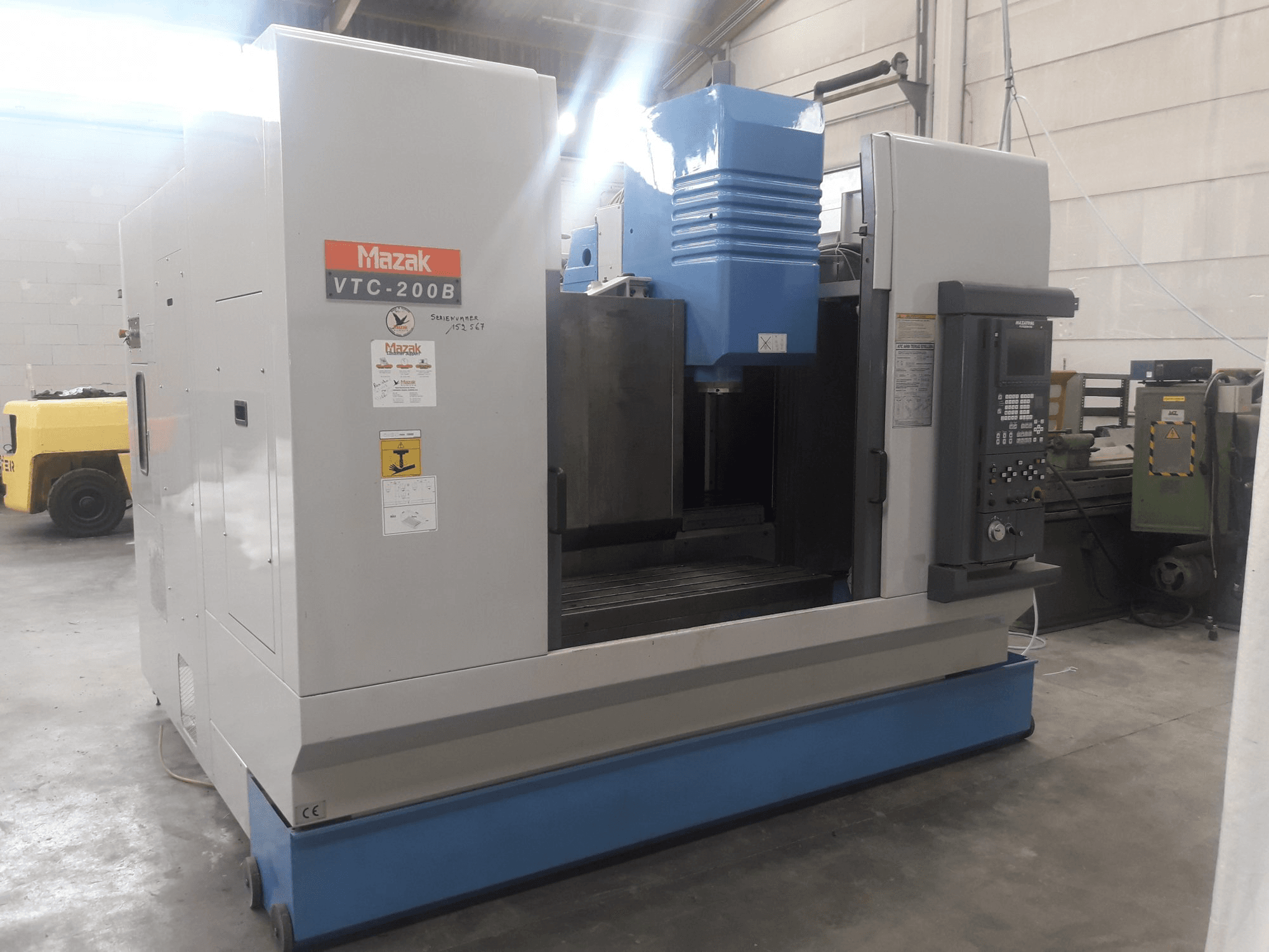 Mazak-maskinen framifrånVTC-200B