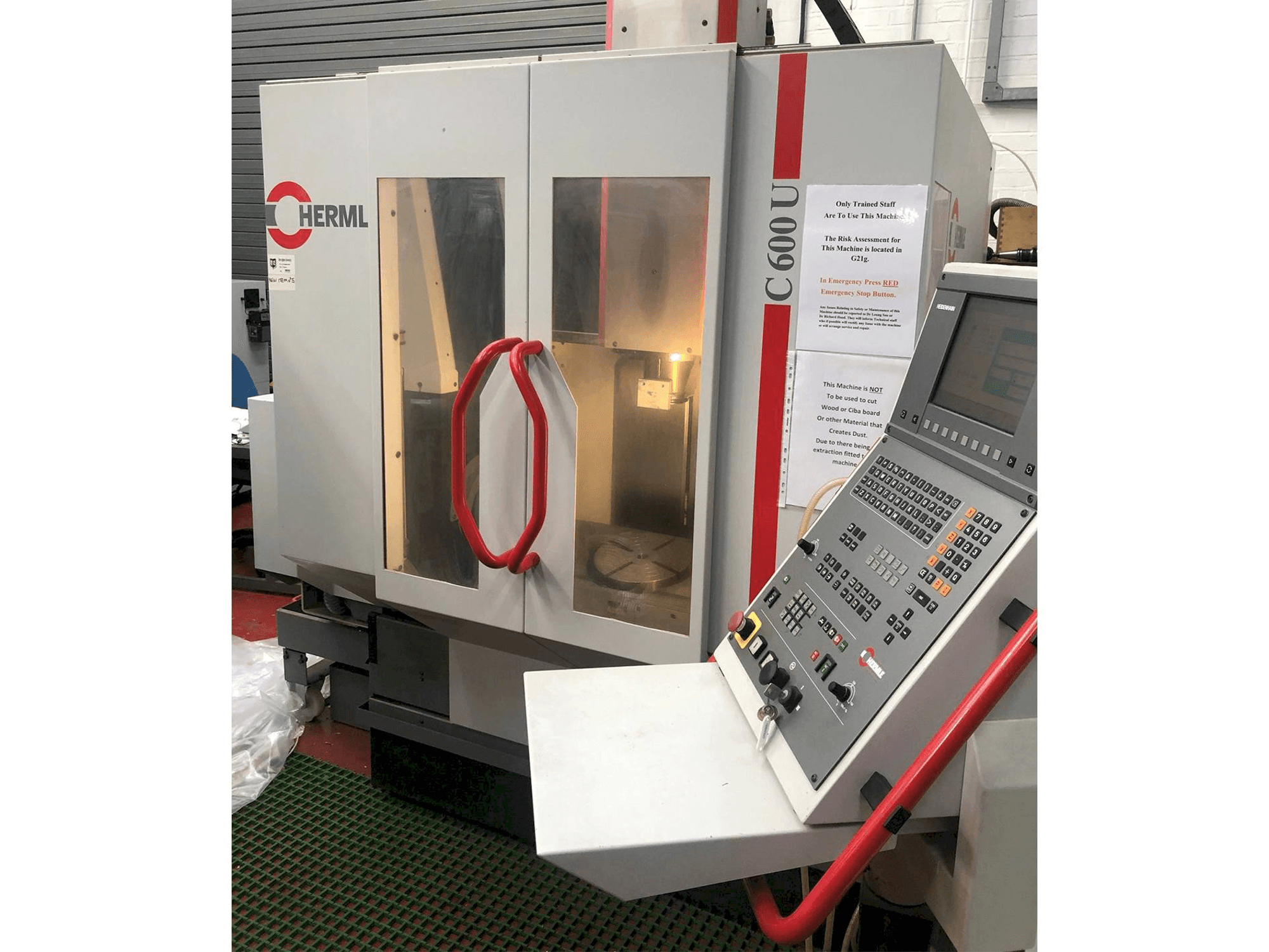 HERMLE B 600 U-maskinen framifrån