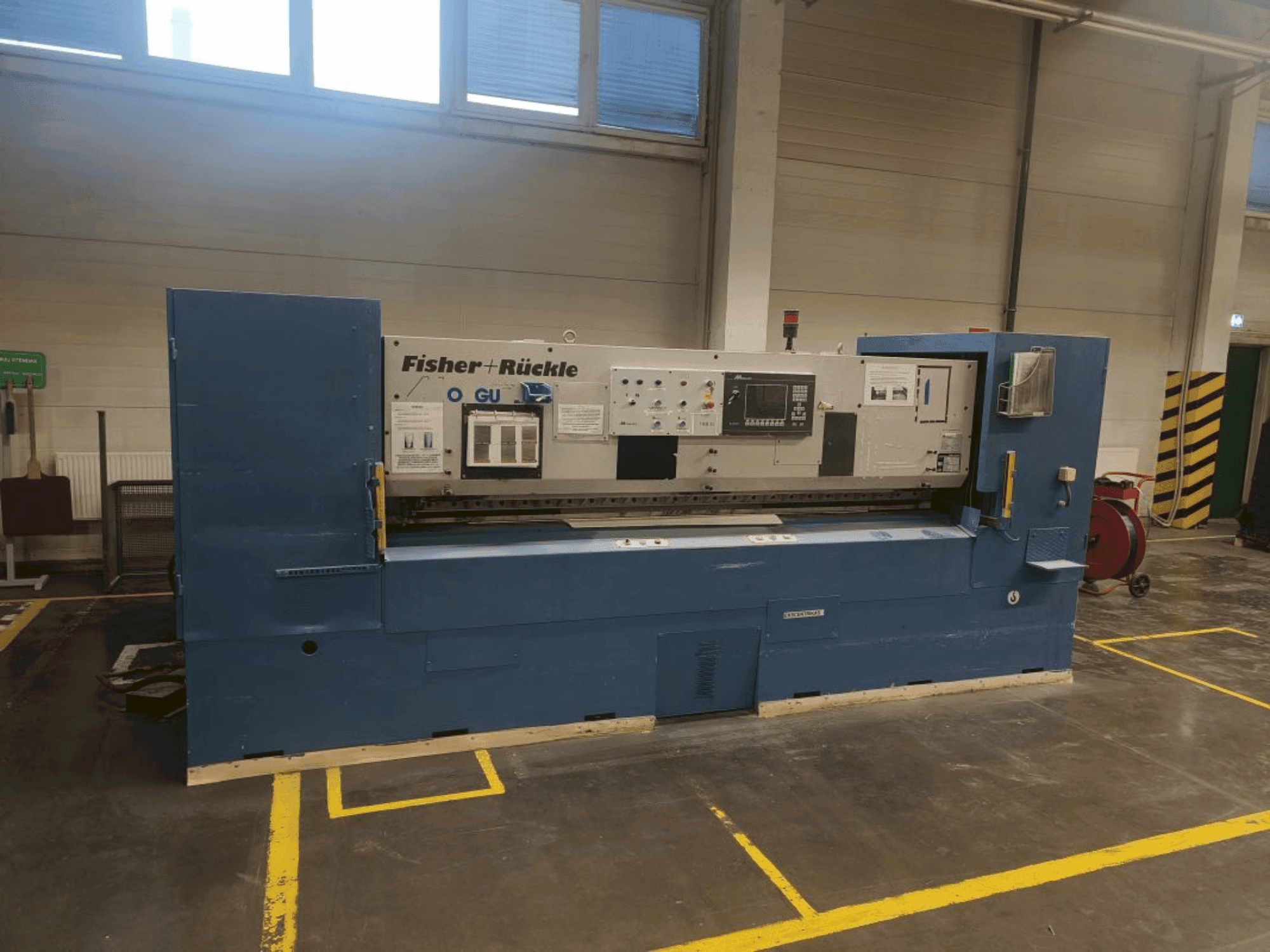 FISCHER & RüCKLE Monguzzi AFD 35 / 2600-maskinen framifrån