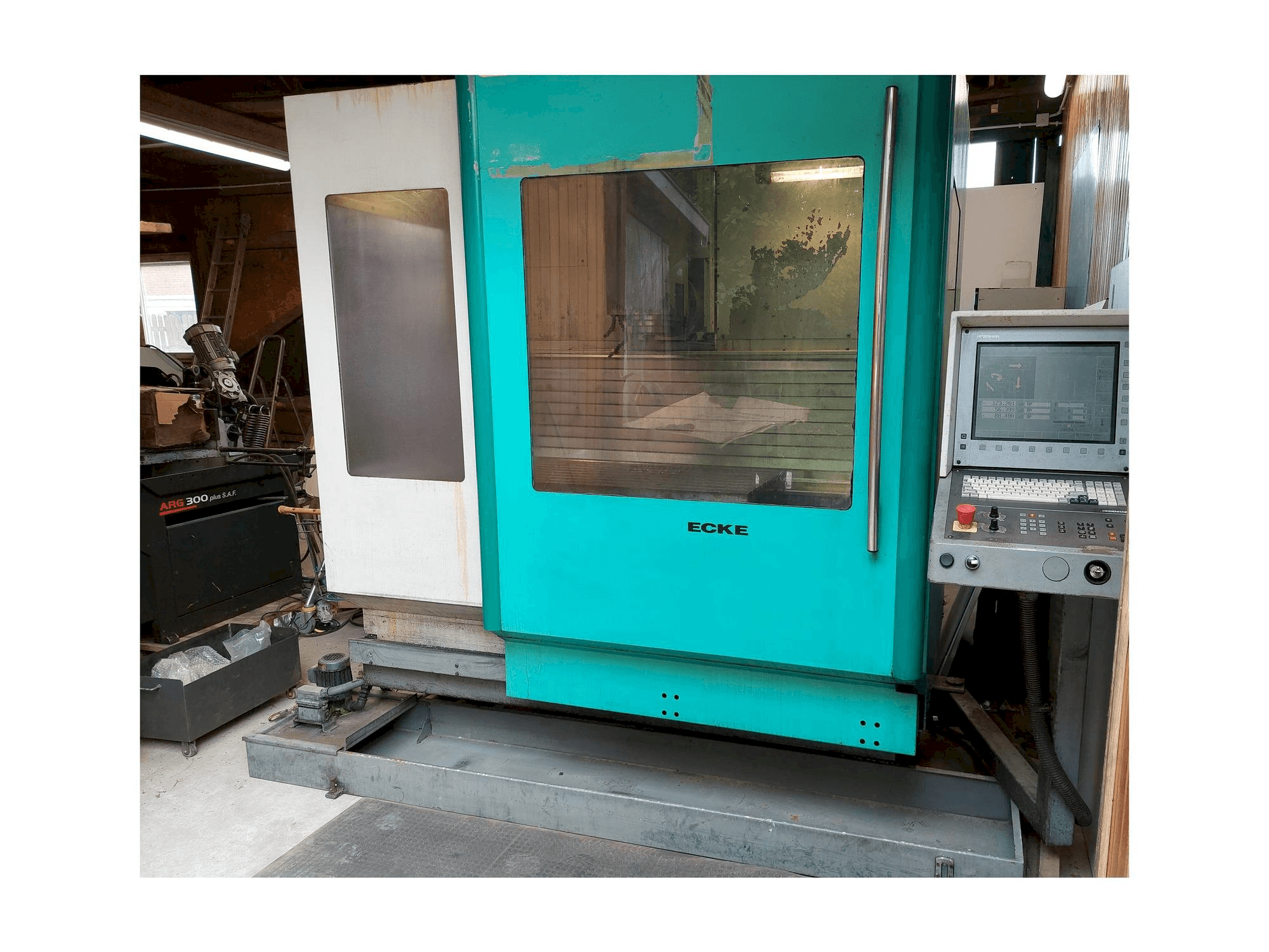 DECKEL MAHO DMU 60 E-maskinen framifrån