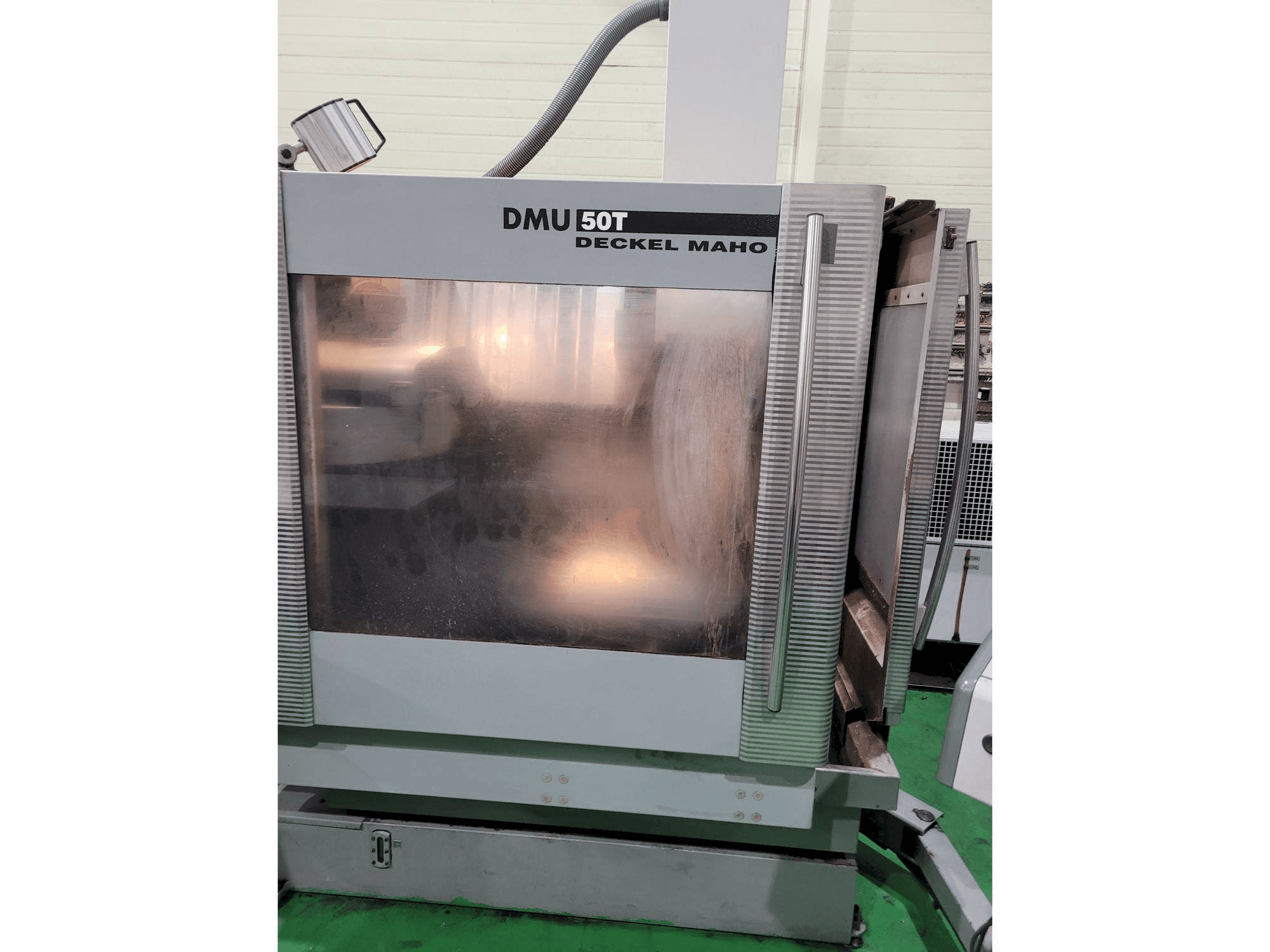 DECKEL MAHO DMU 50 T-maskinen framifrån
