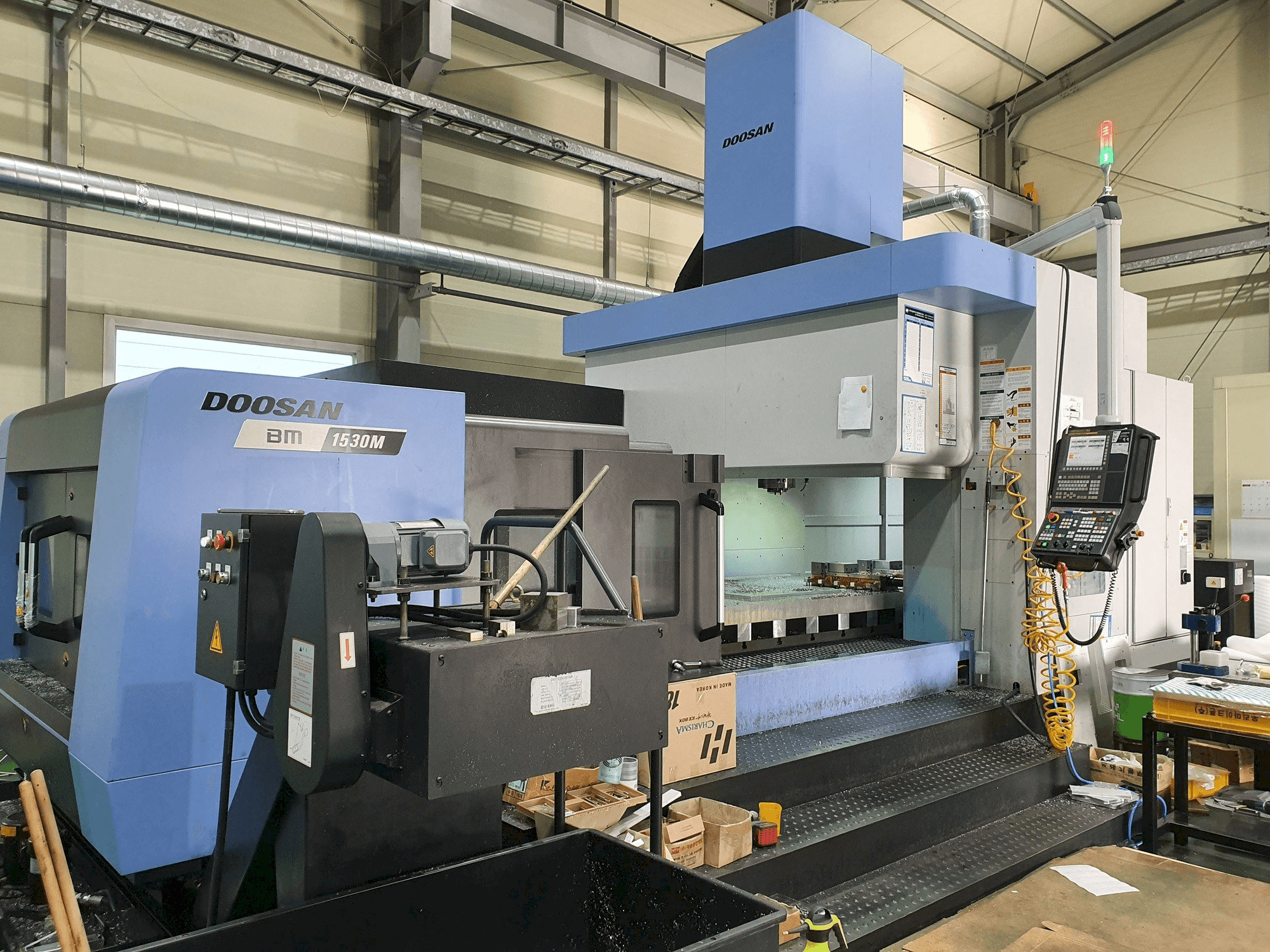Doosan BM1530M-maskinen framifrån