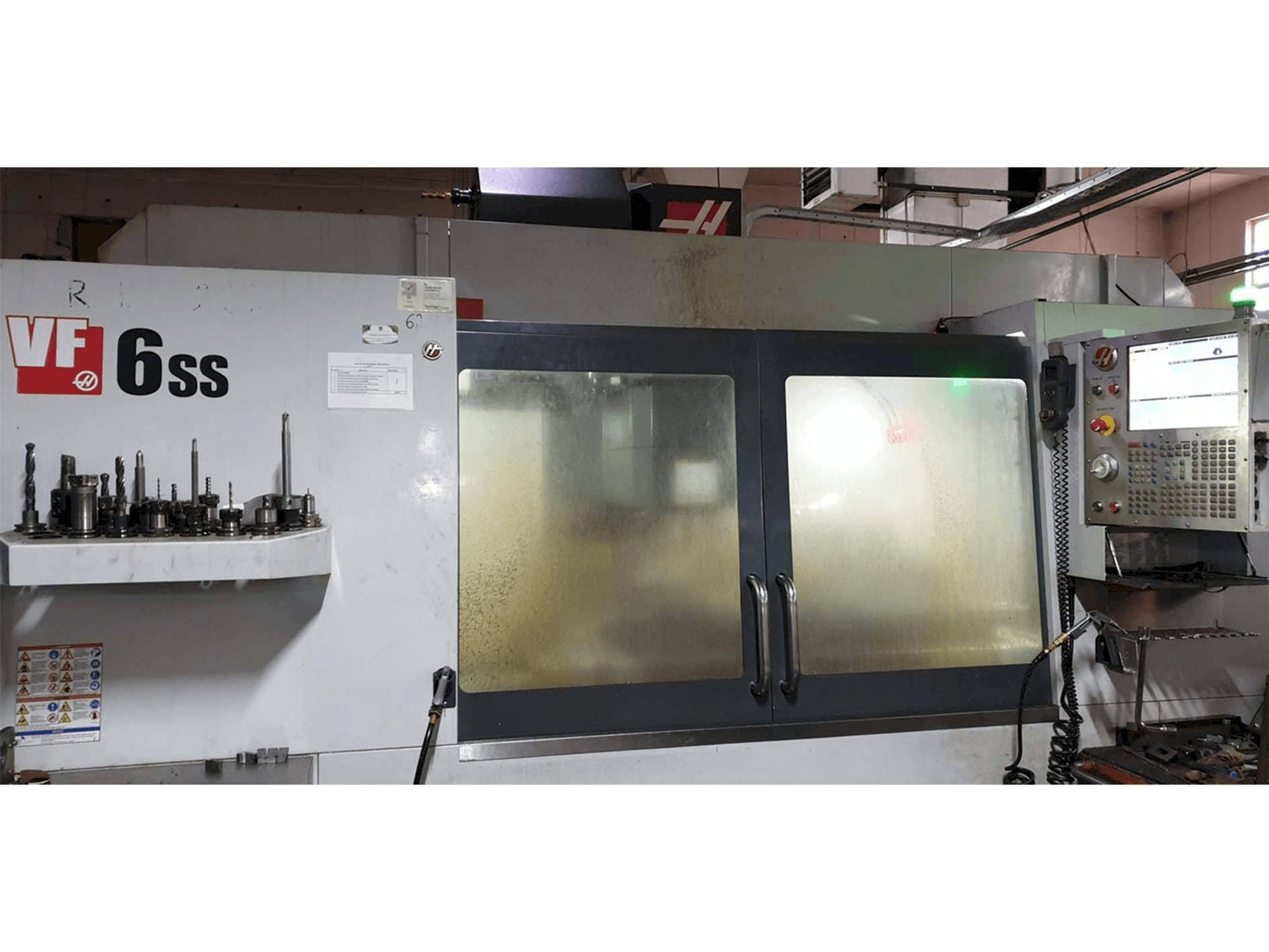 HAAS VF-6SS-maskinen framifrån