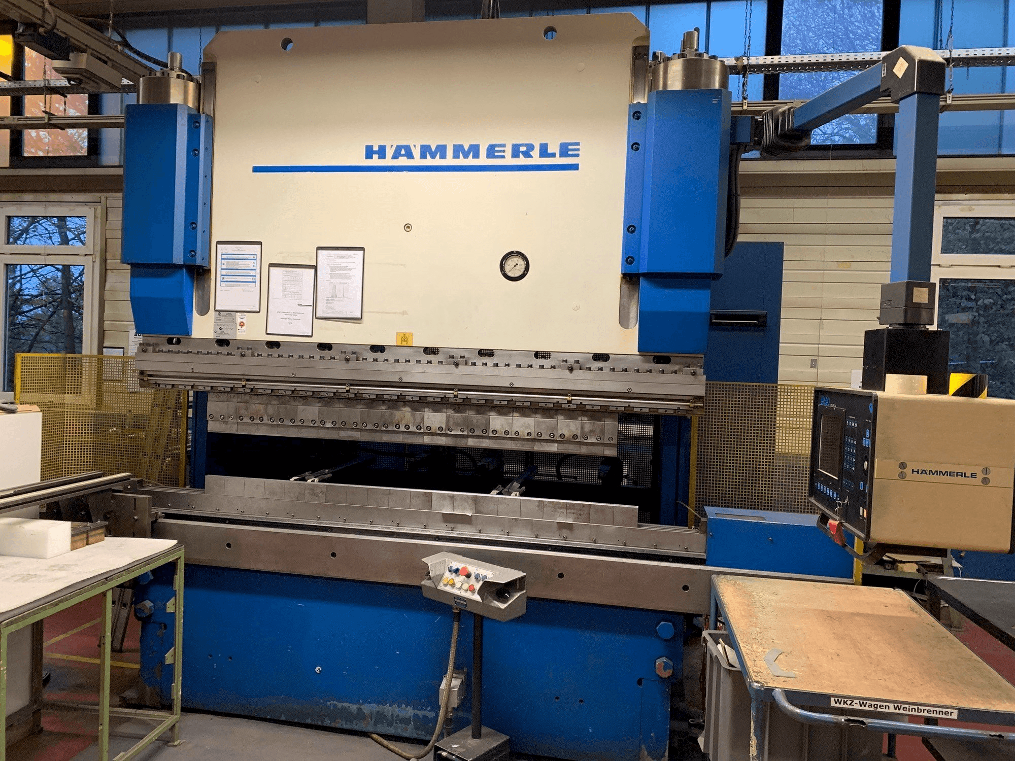HAMMERLE AP 200 2600 Serie 3-maskinen framifrån