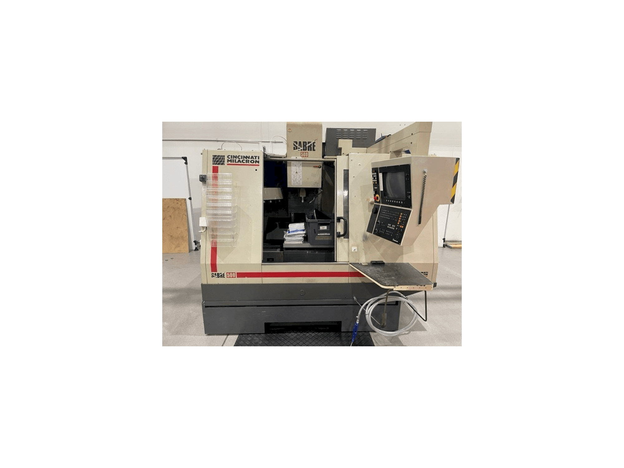 Cincinnati Milacron Sabre 500-maskinen framifrån