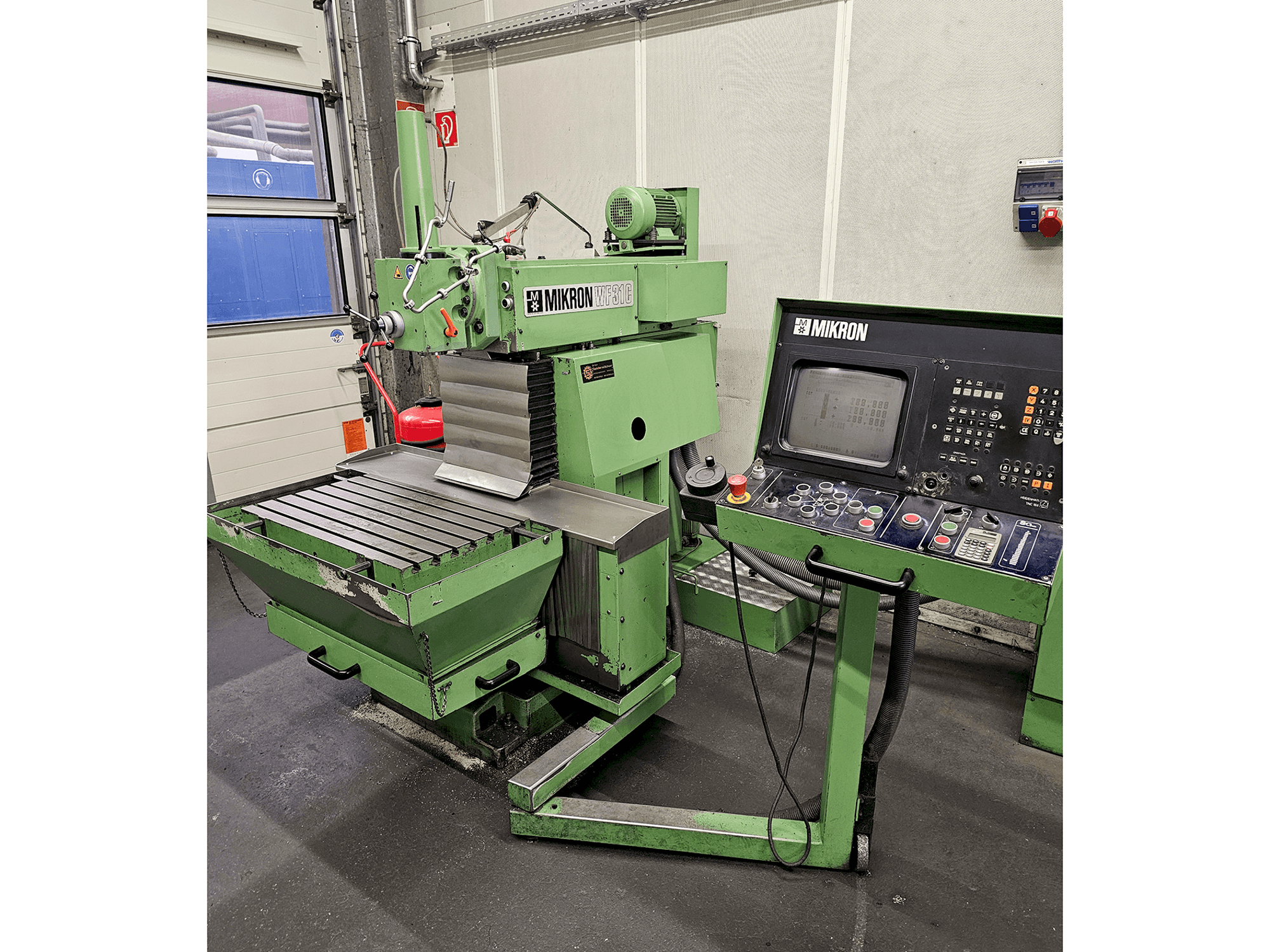 MIKRON WF-31C-maskinen framifrån