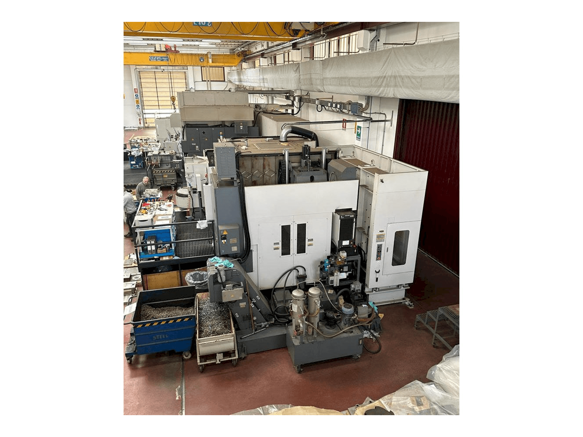 Okuma MILLAC 800VH-maskinen framifrån