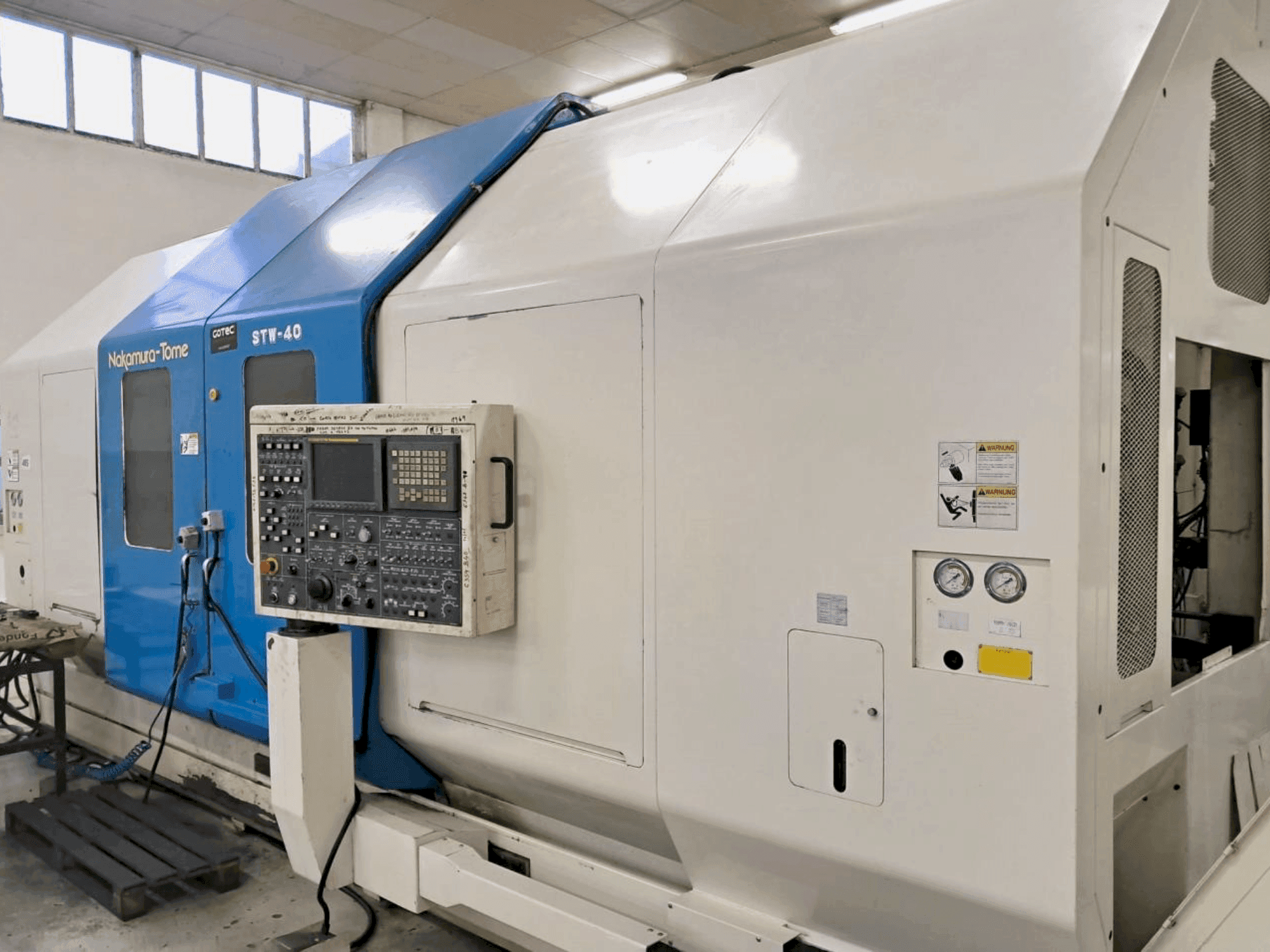 NAKAMURA-TOME STW-40-maskinen framifrån