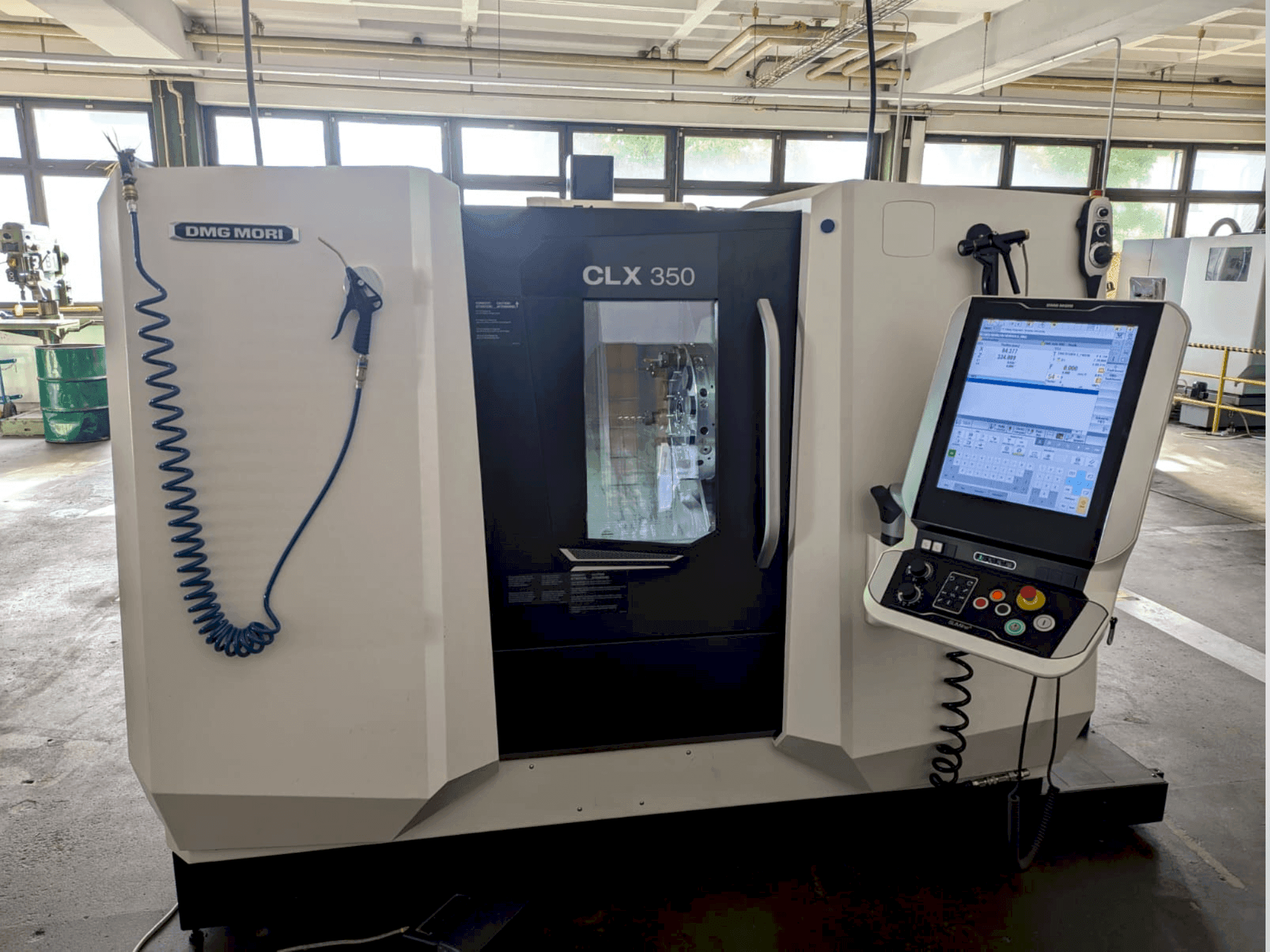 DMG MORI CLX 350-maskinen framifrån