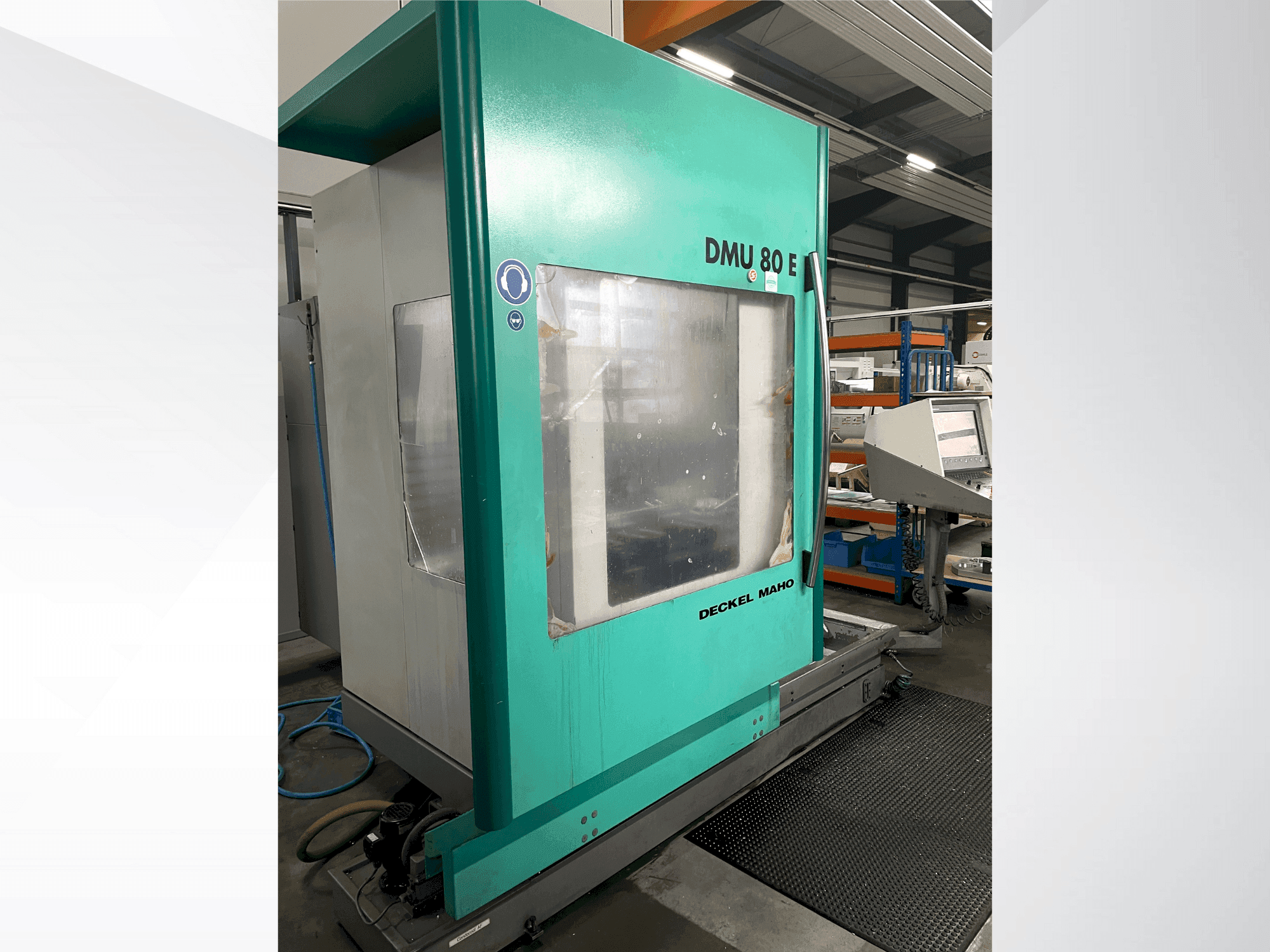 DECKEL DMU 80 E-maskinen framifrån