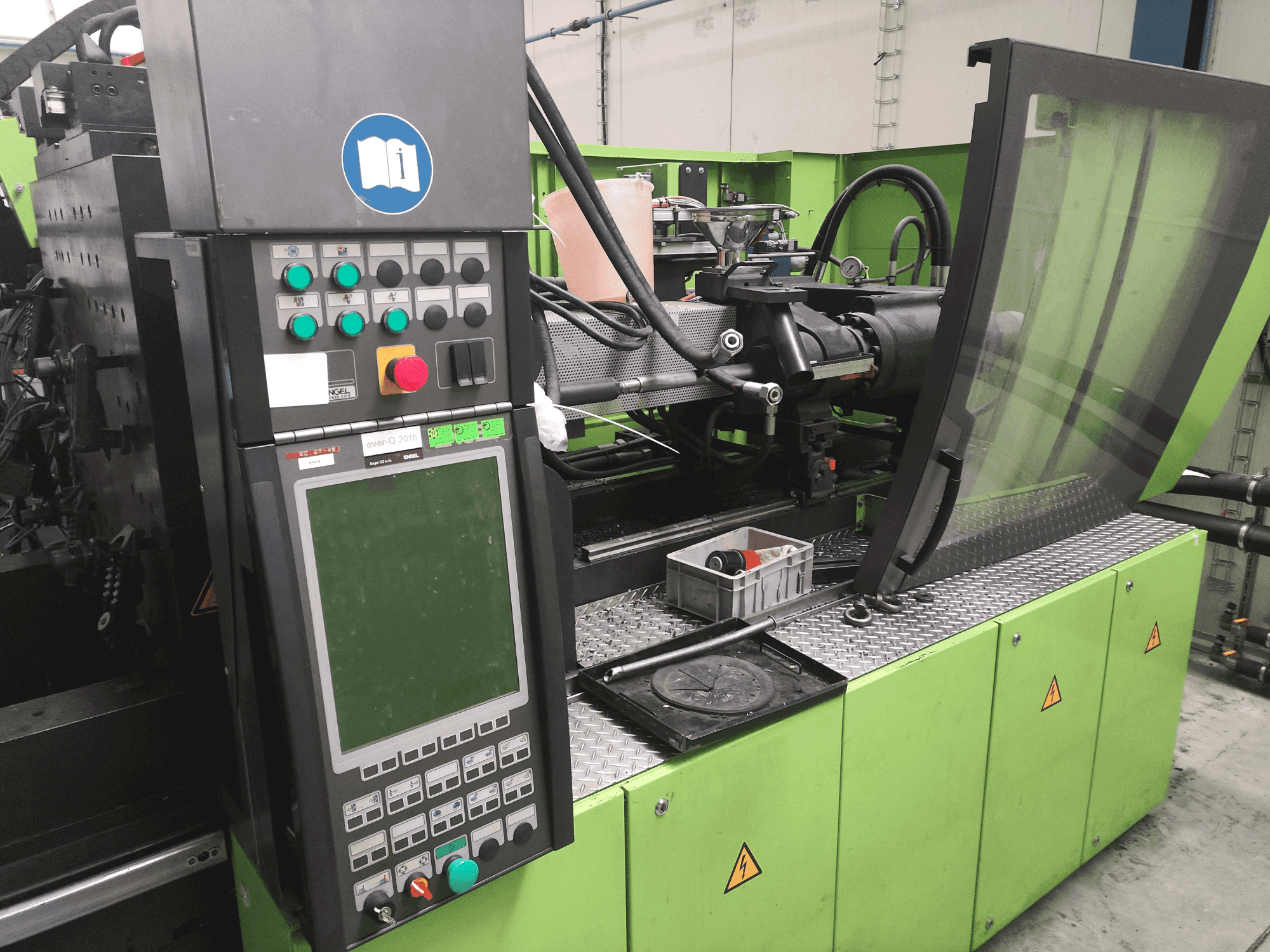 Engel Victory 750H/330V/220 combi-maskinen framifrån